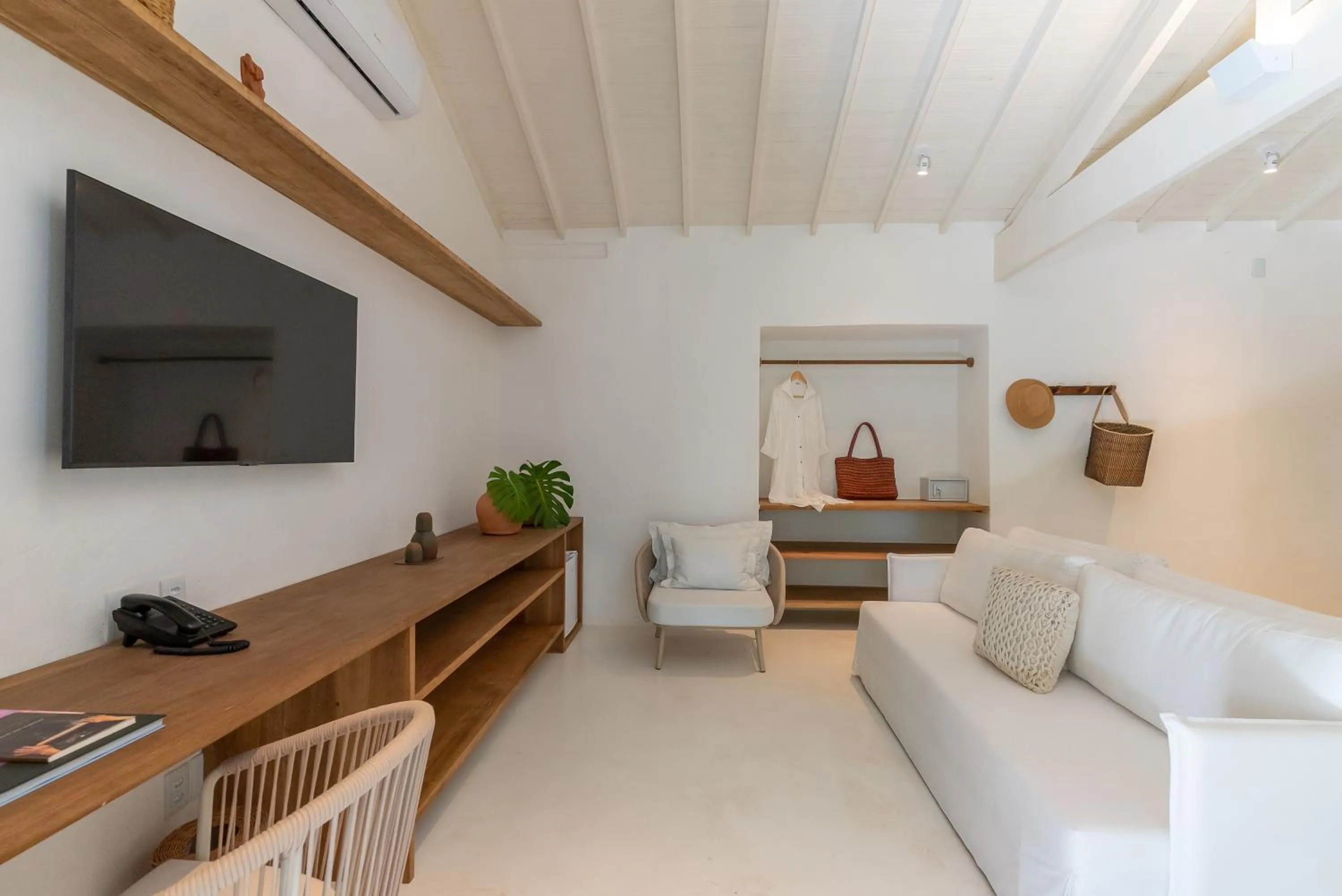 TV and multimedia in Hotel Vila São João