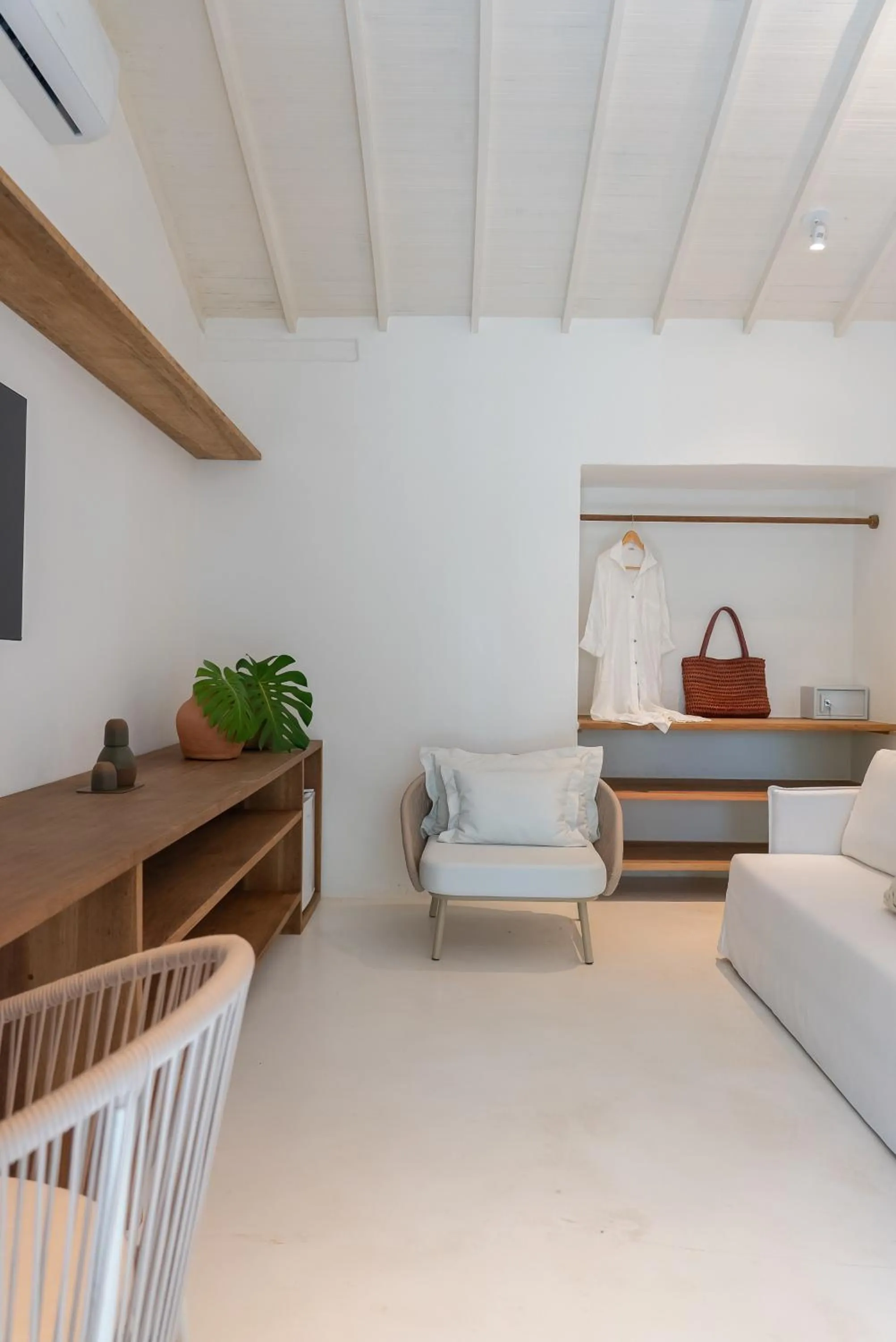 Living room, Bed in Hotel Vila São João