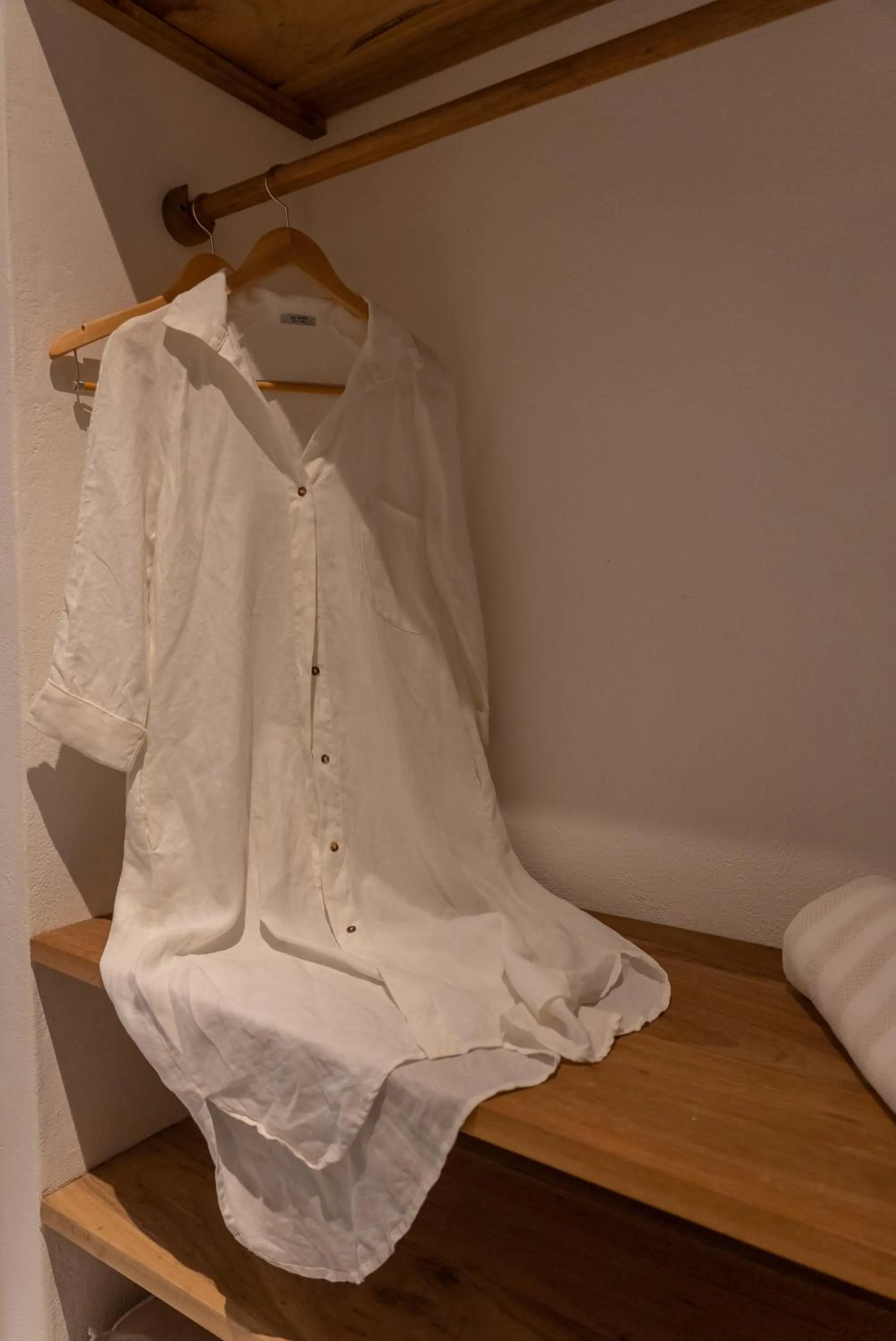 wardrobe in Hotel Vila São João