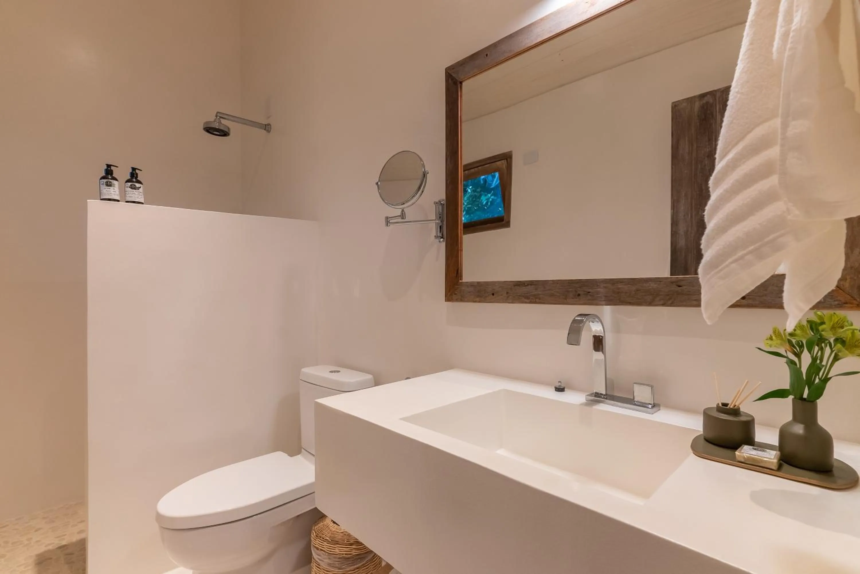 Toilet in Hotel Vila São João