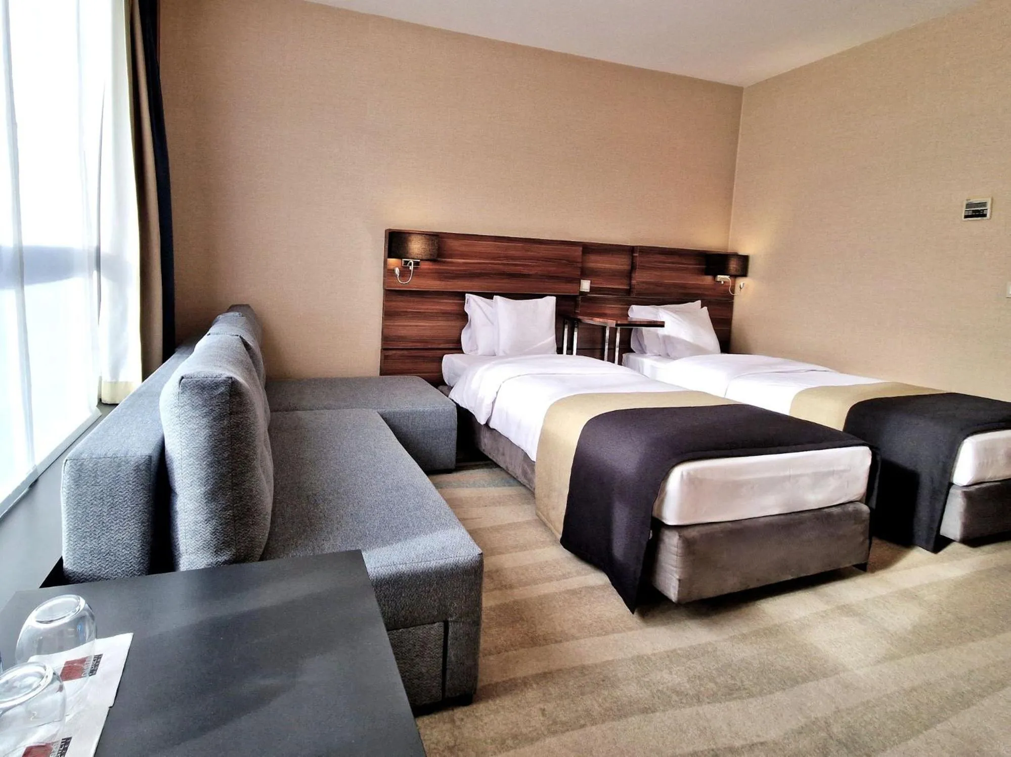 Bedroom, Bed in Warsaw Plaza Hotel