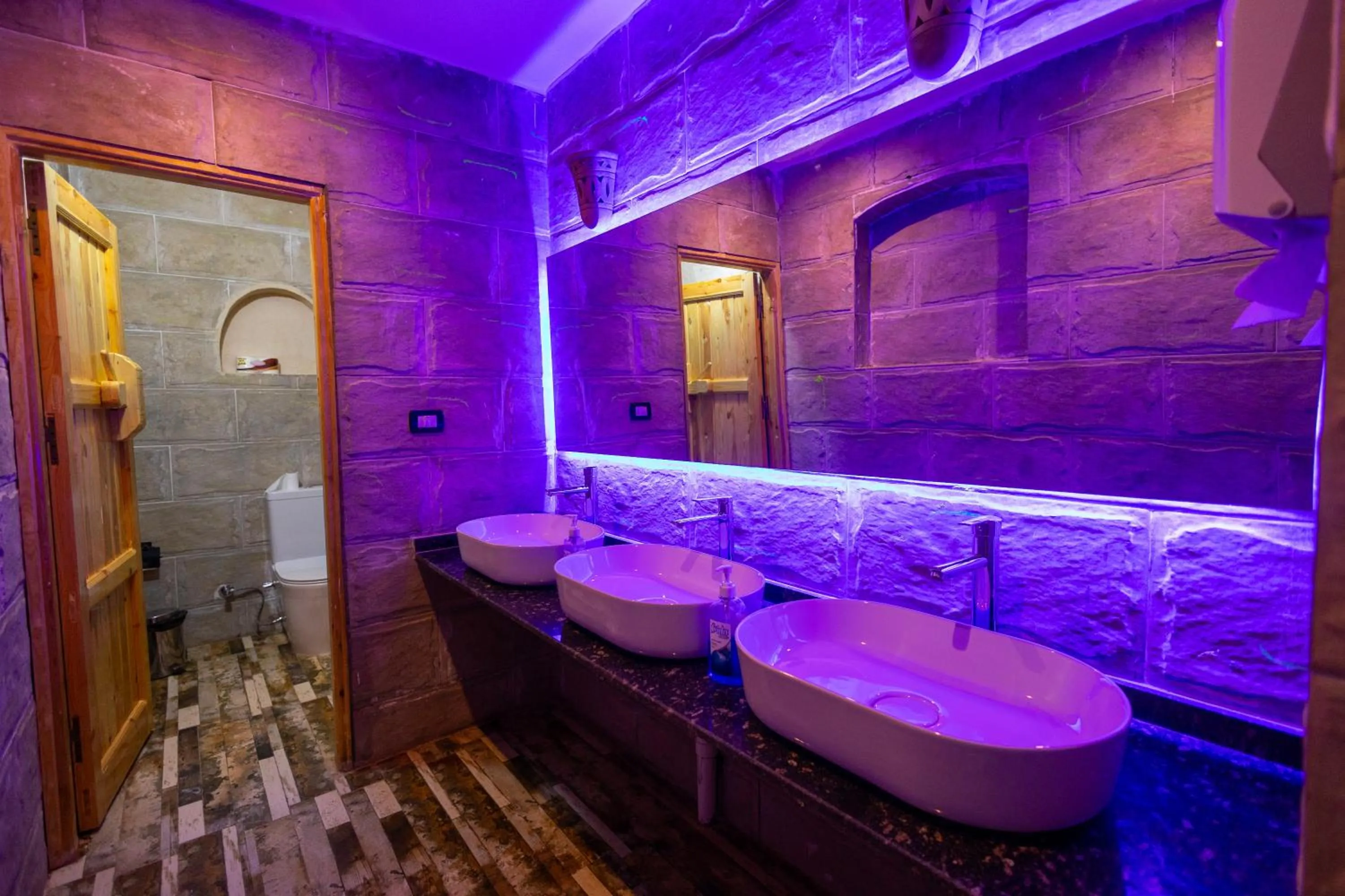 ACHERTOD Nubian House