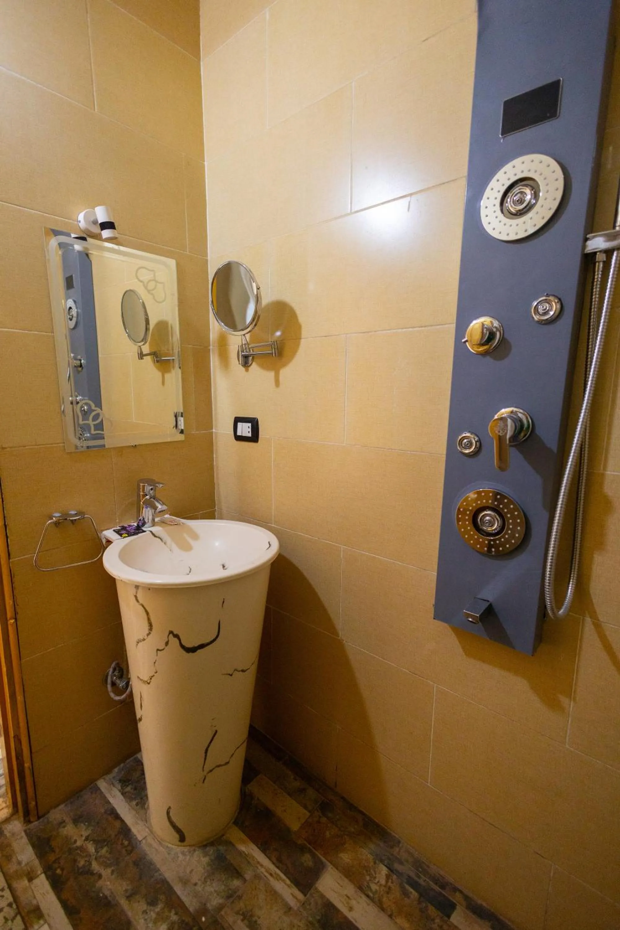 ACHERTOD Nubian House