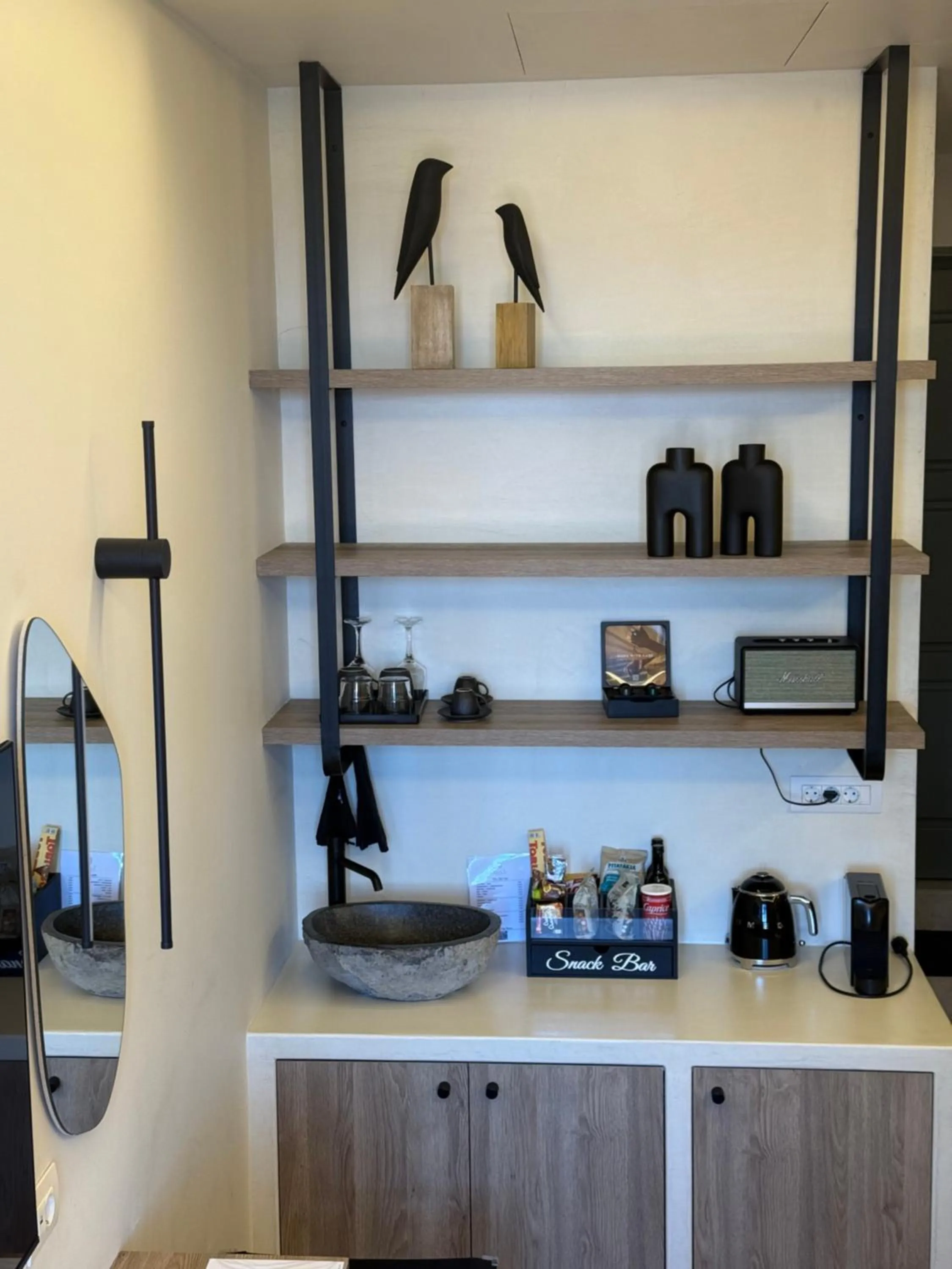 Coffee/tea facilities in YeeOn Boutique Hotel, Gythio - Historic Hotels of Europe