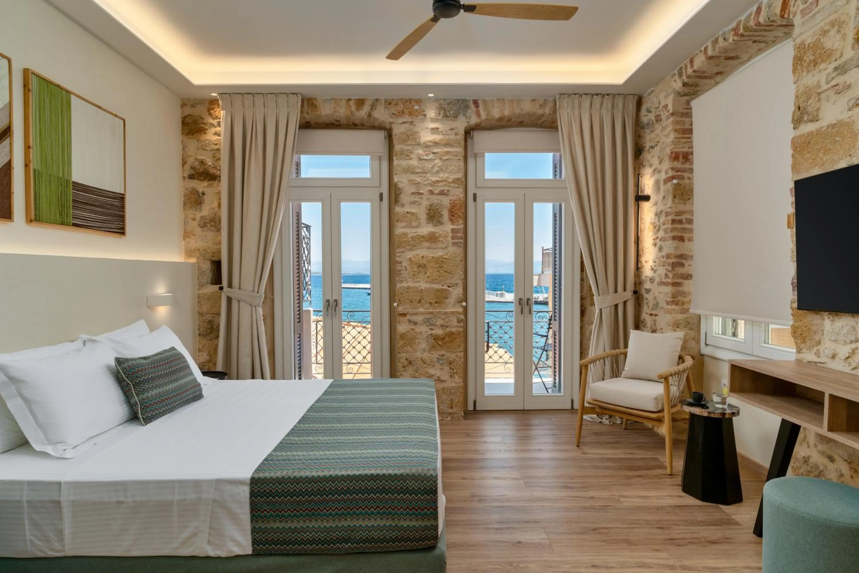 Bedroom, Bed in YeeOn Boutique Hotel, Gythio - Historic Hotels of Europe