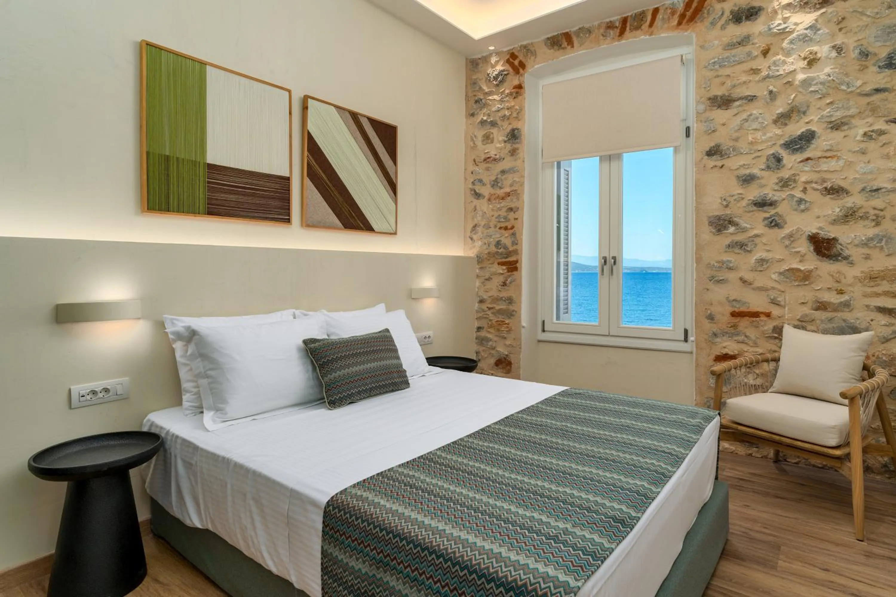 Bedroom, Bed in YeeOn Boutique Hotel, Gythio - Historic Hotels of Europe