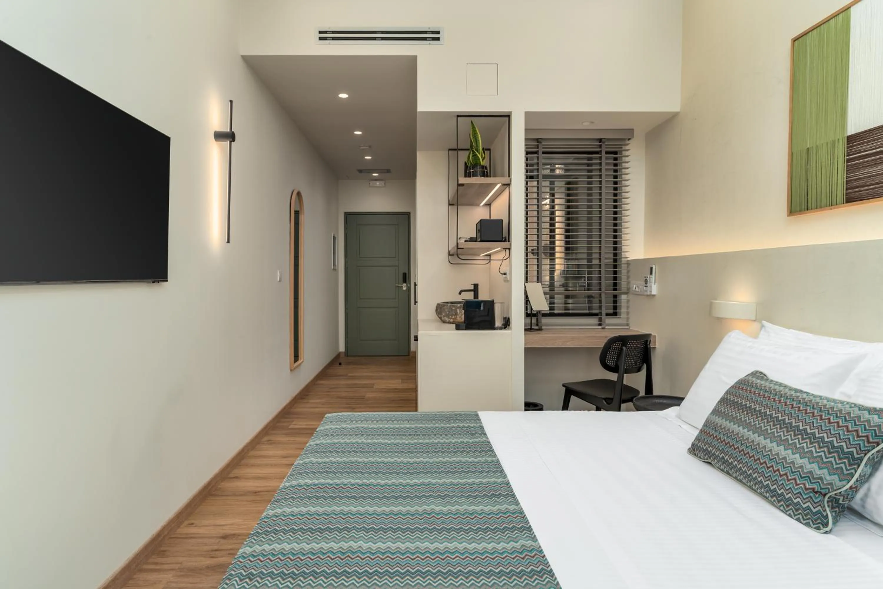 Bedroom, Bed in YeeOn Boutique Hotel, Gythio - Historic Hotels of Europe