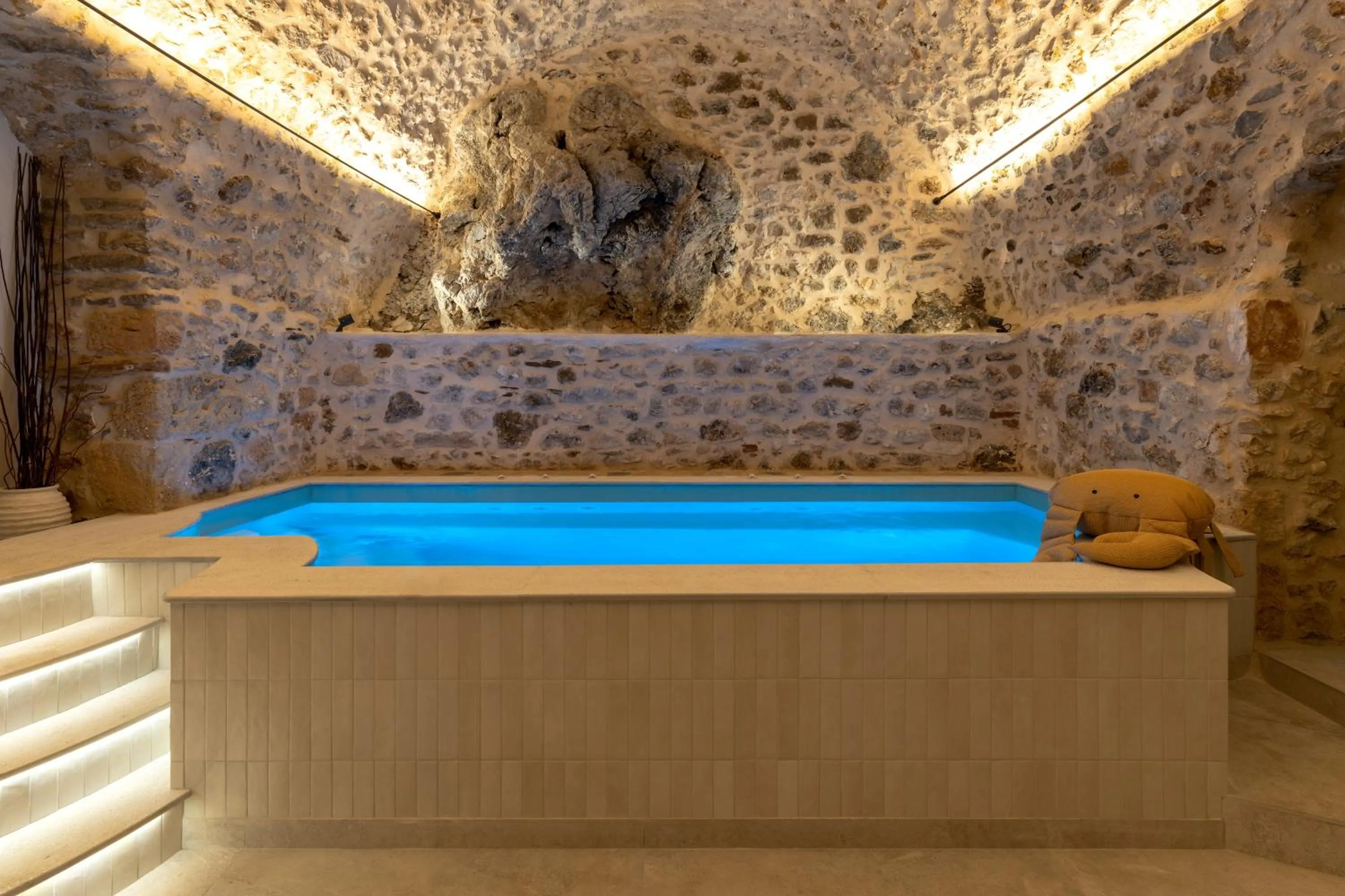 Hot Tub in YeeOn Boutique Hotel, Gythio - Historic Hotels of Europe