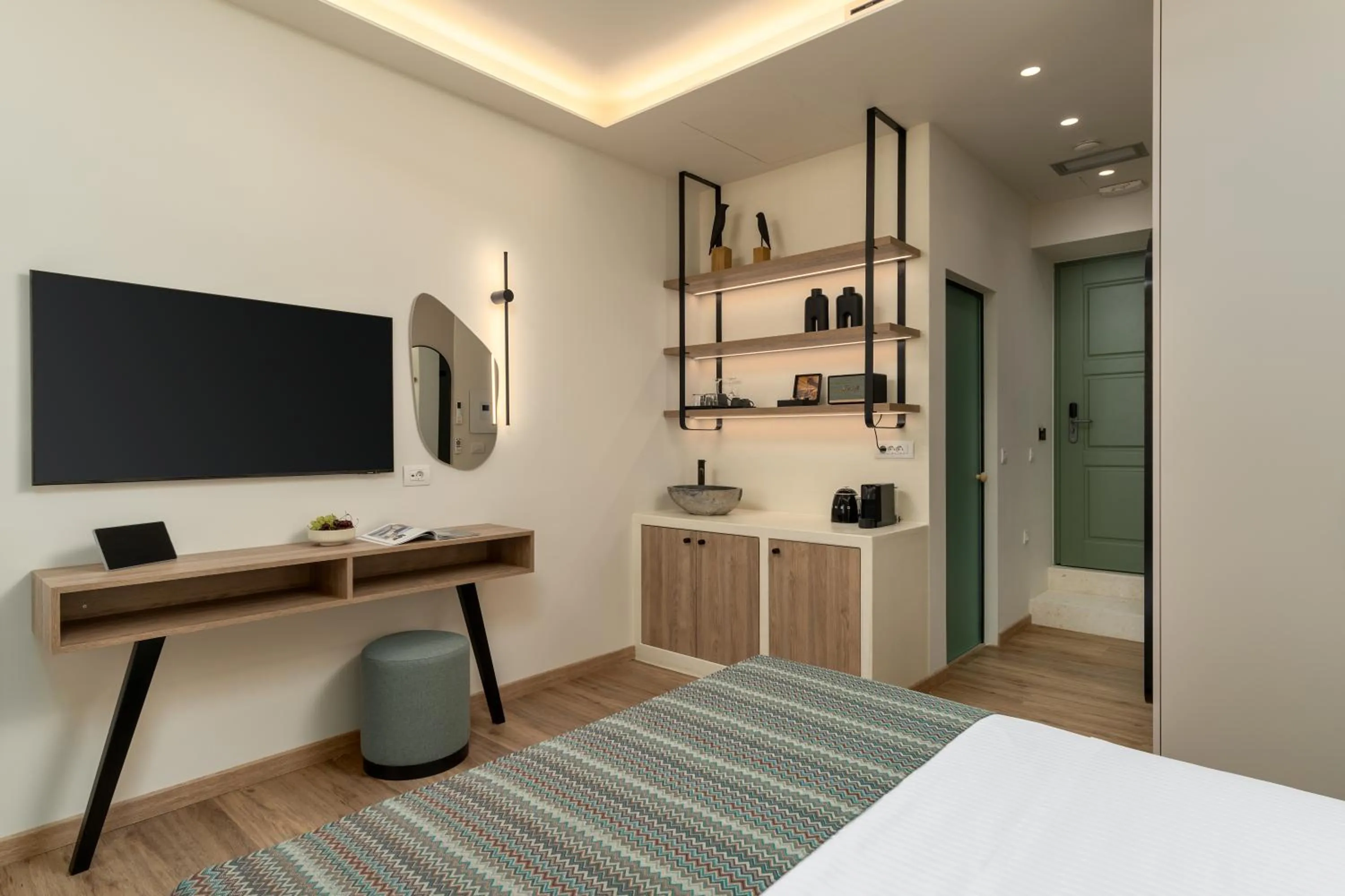 Bedroom, Bed in YeeOn Boutique Hotel, Gythio - Historic Hotels of Europe