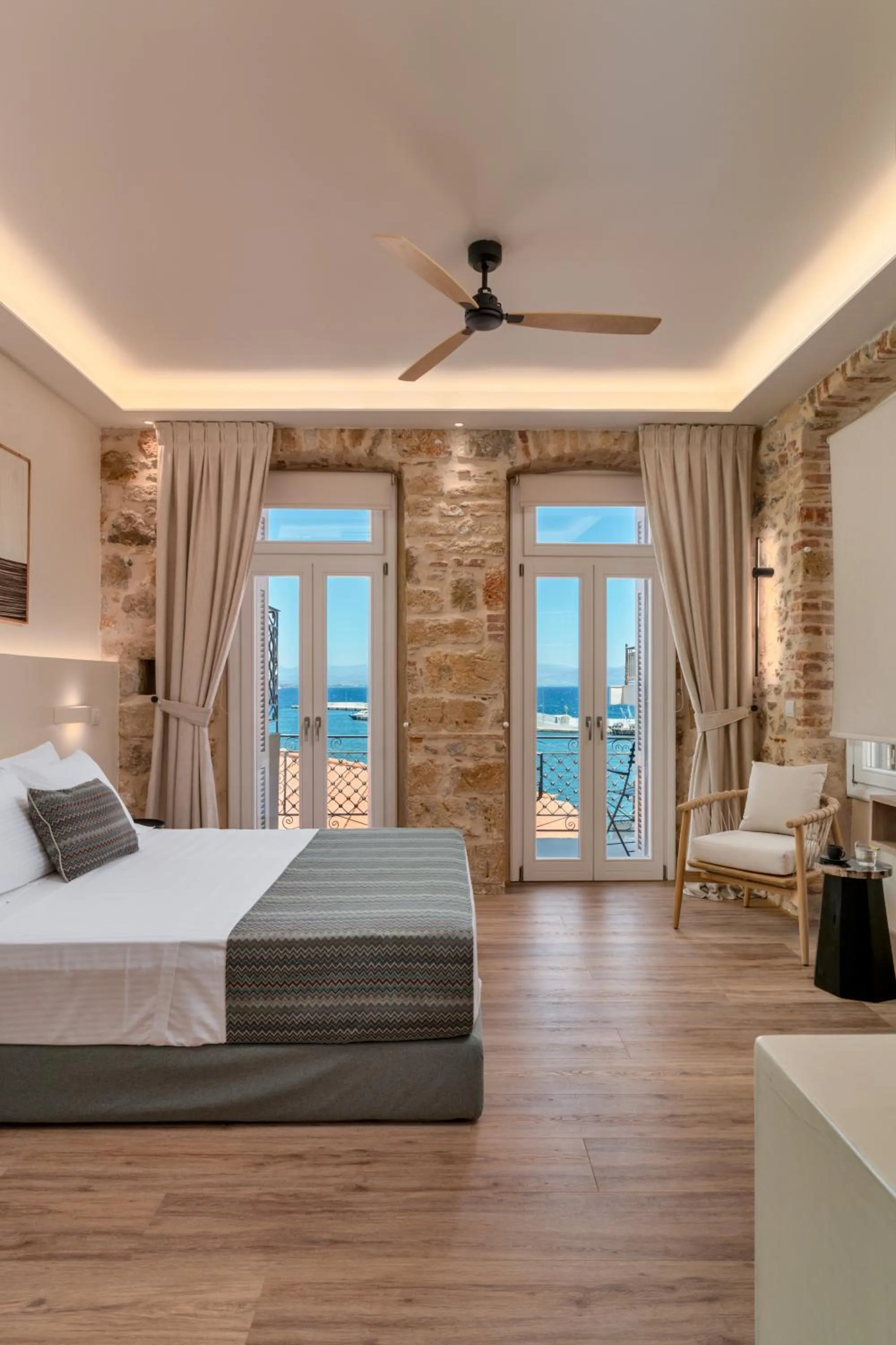 Bedroom, Bed in YeeOn Boutique Hotel, Gythio - Historic Hotels of Europe