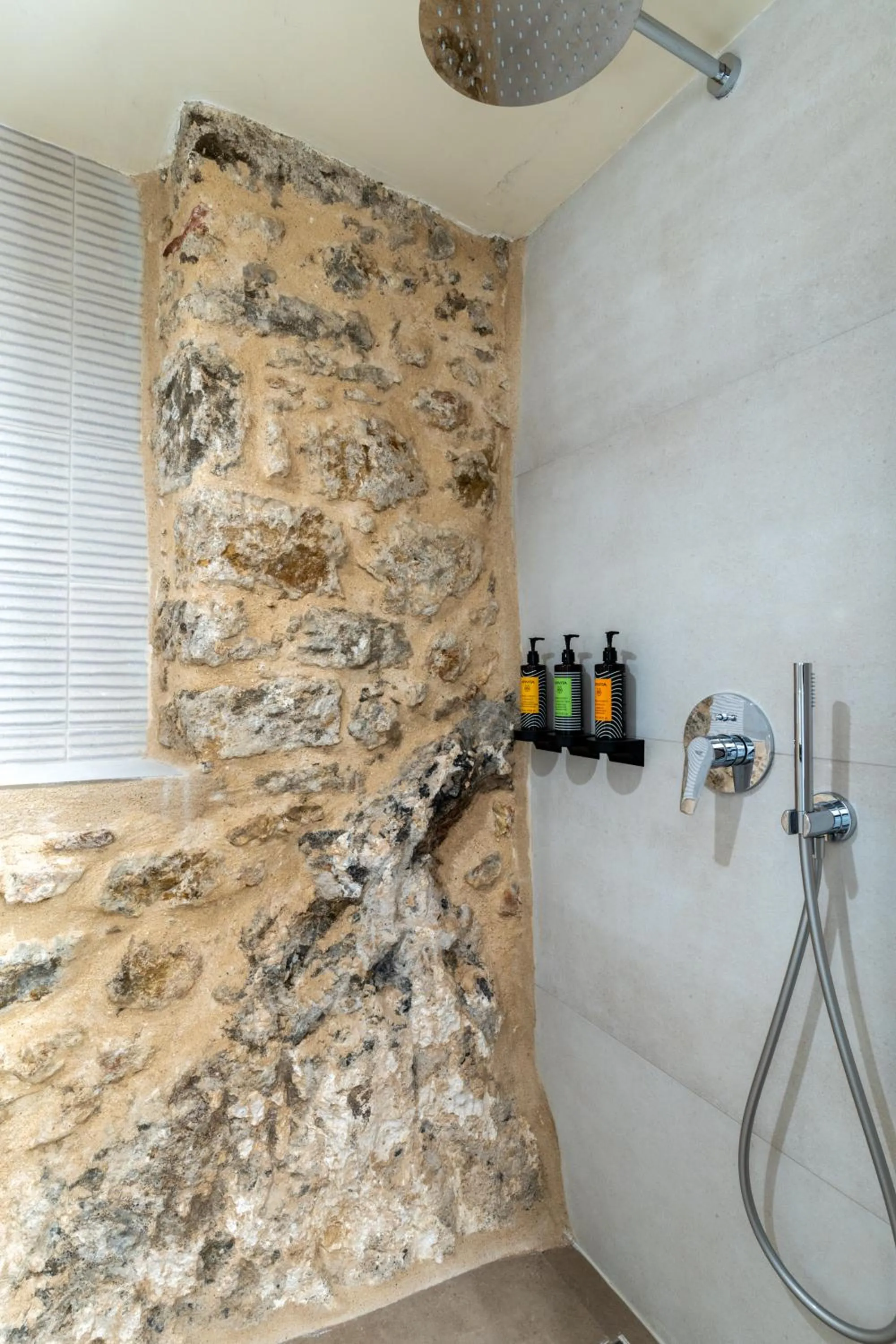 Shower in YeeOn Boutique Hotel, Gythio - Historic Hotels of Europe