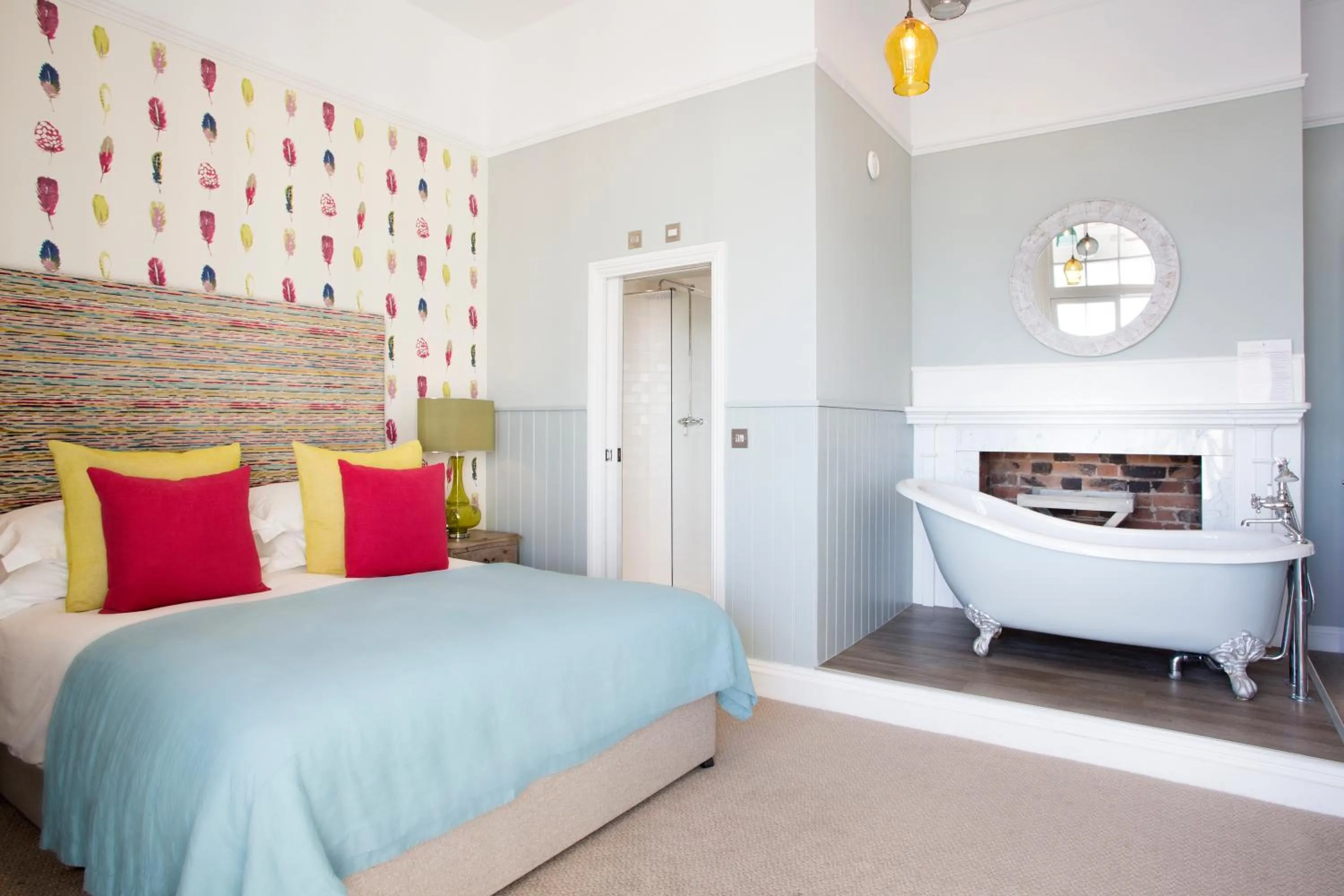 Photo of the whole room, Bed in Royal Hotel