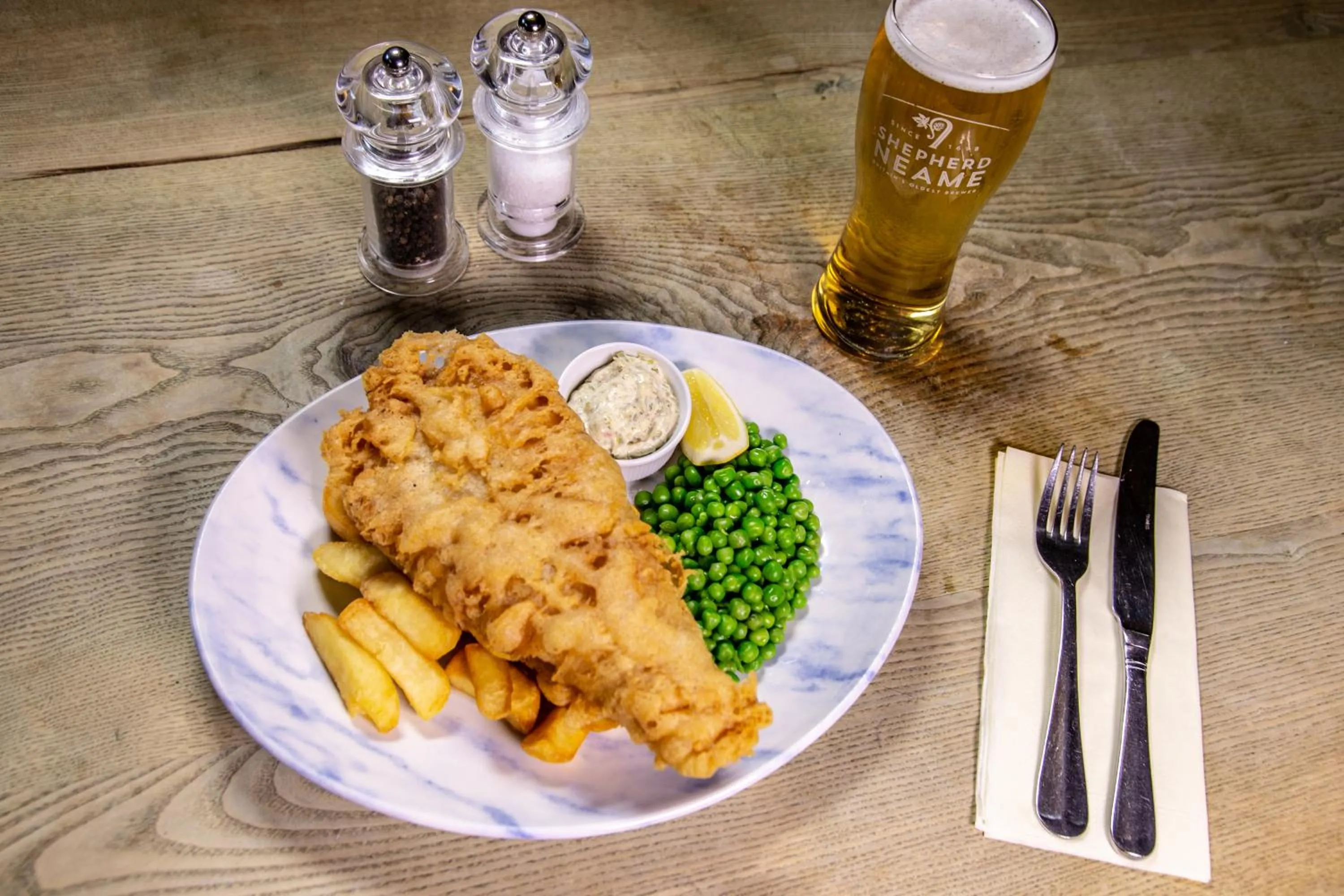 Food and drinks in Royal Hotel