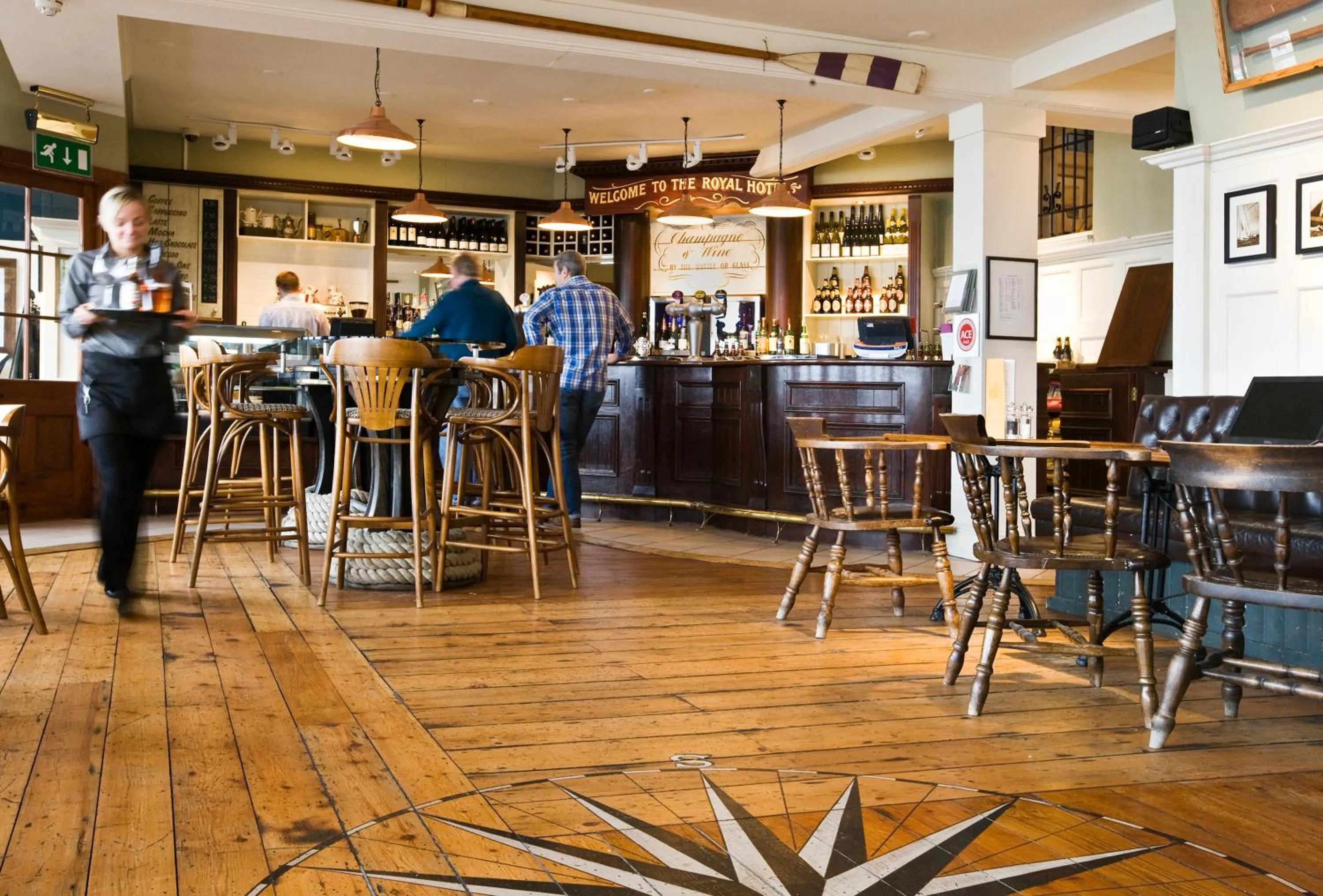 Lounge or bar in Royal Hotel