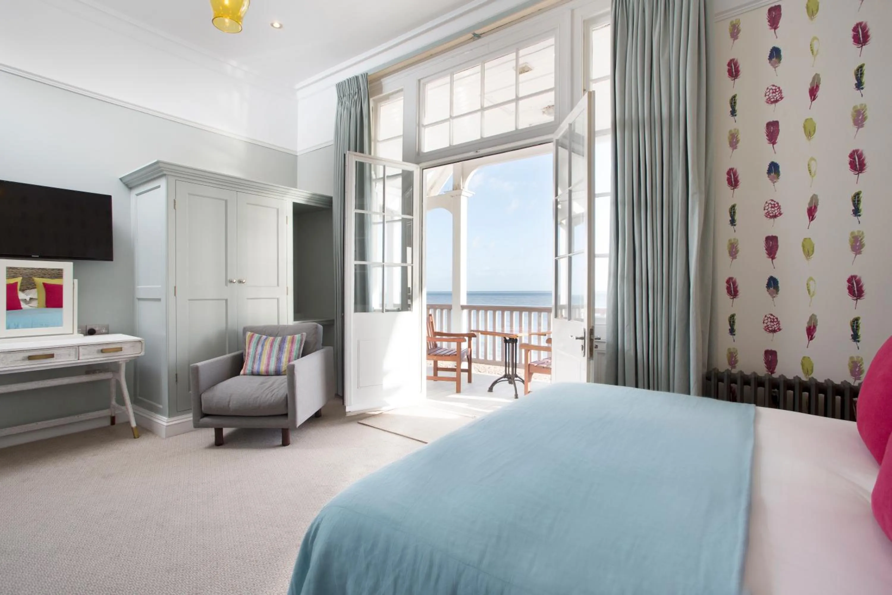 Day, Bed in Royal Hotel