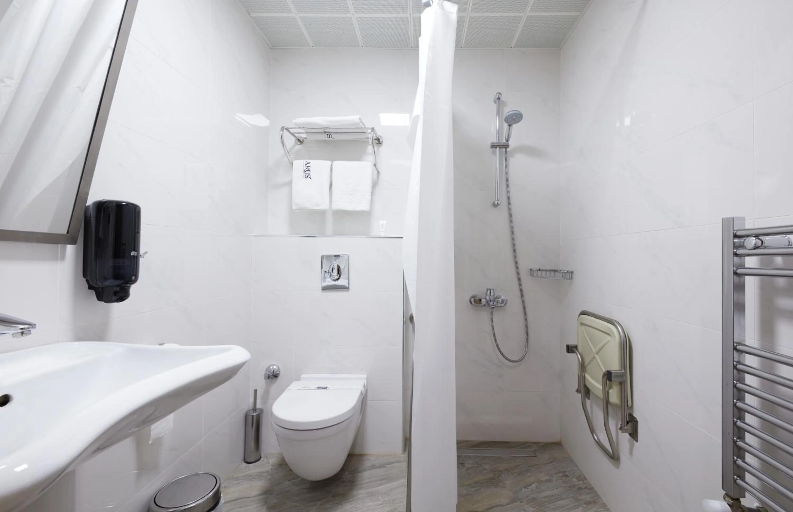 Shower in Arus Hotel