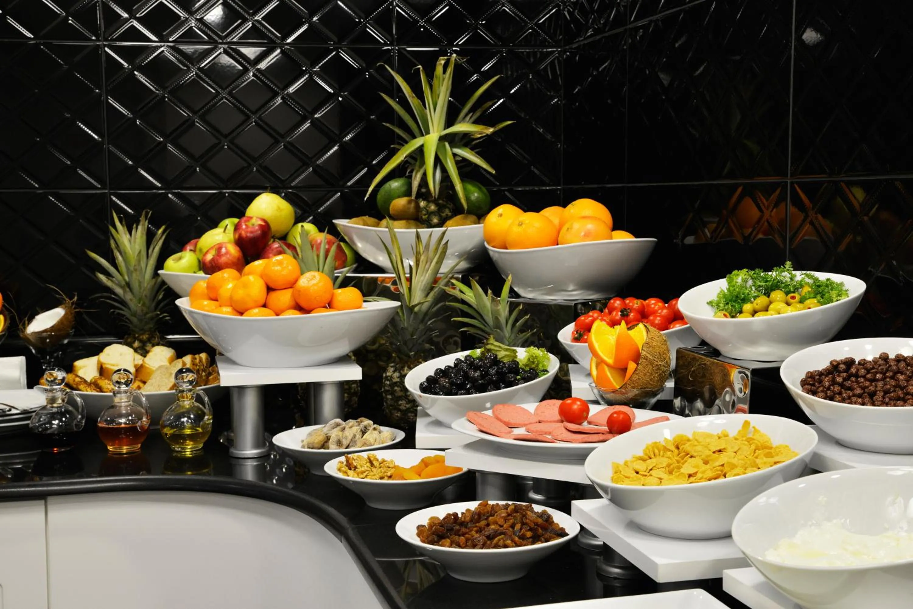 Restaurant/places to eat in Arus Hotel