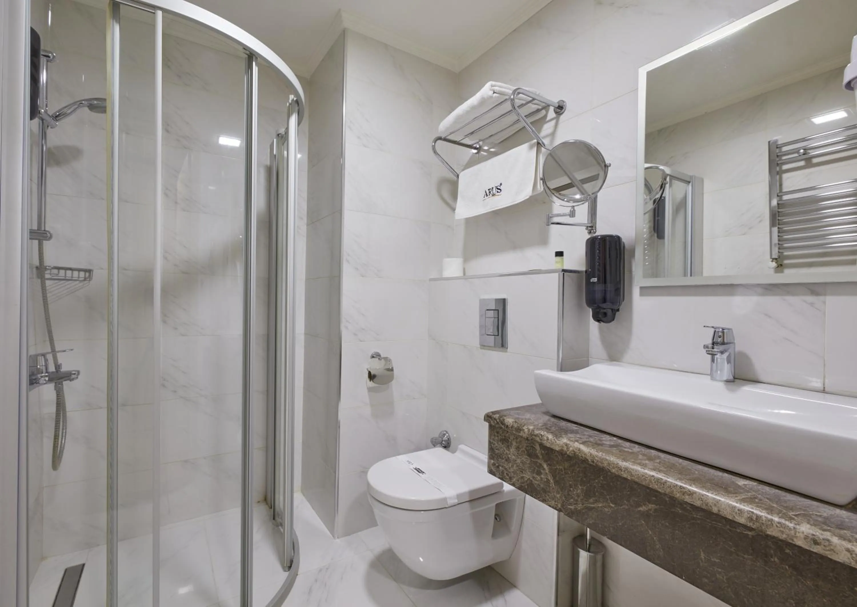 Shower in Arus Hotel