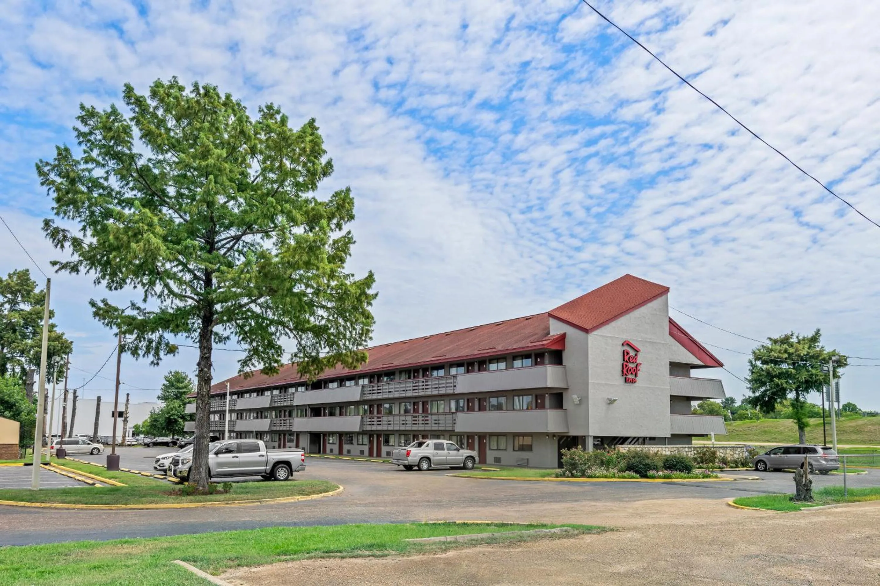 Property building in Red Roof Inn Jackson Downtown - Fairgrounds