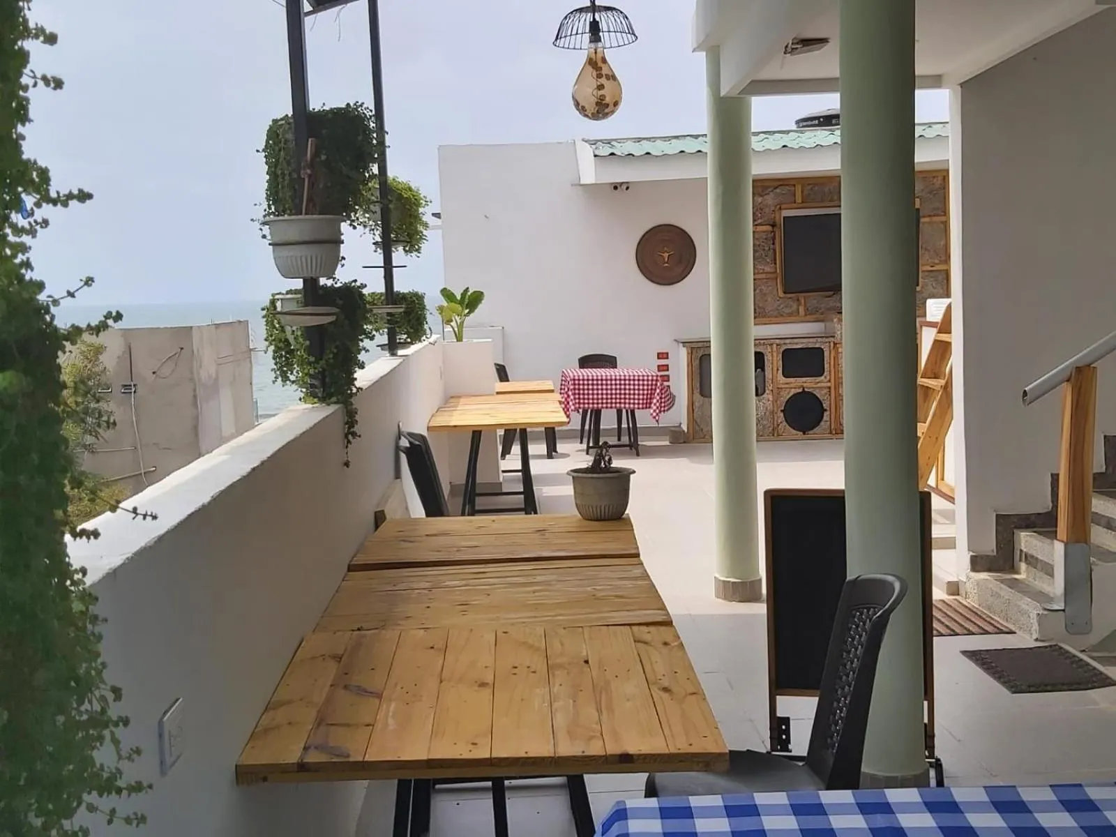 Communal lounge/ TV room in Dreimar Hotel Boutique