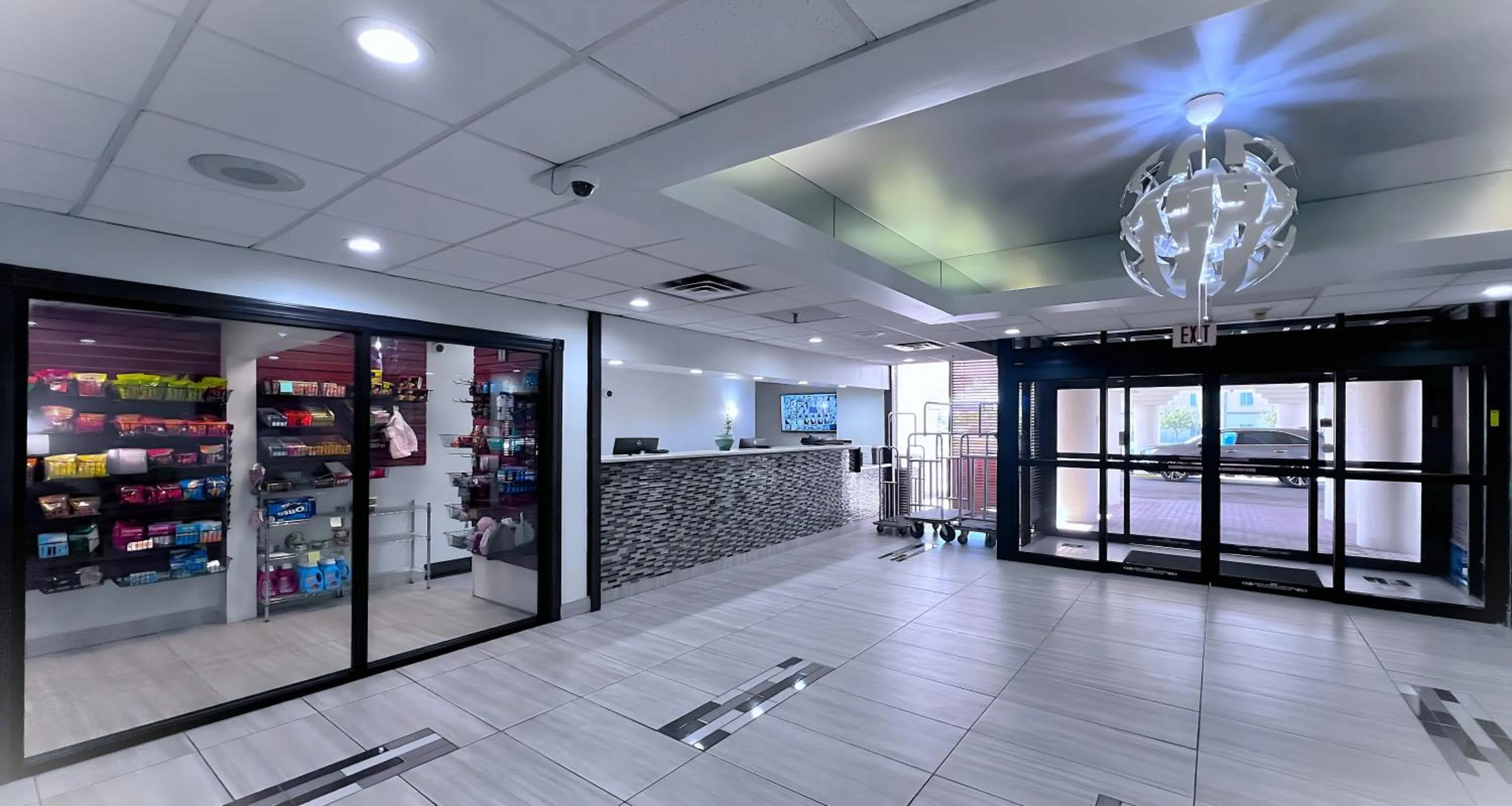 Restaurant/places to eat in Indy Hotel