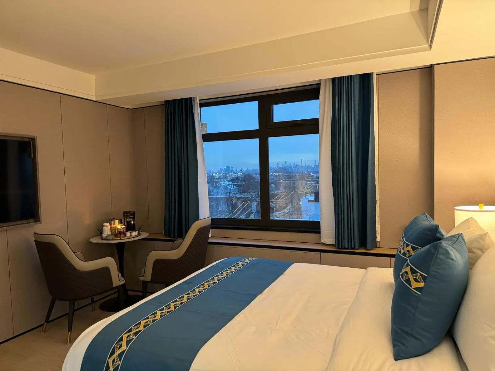 Bed in Ly New York Hotel