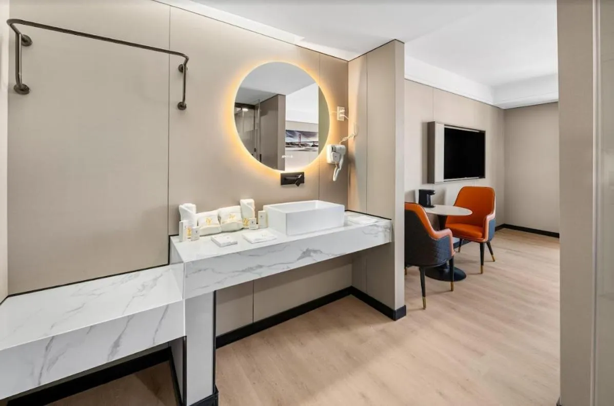 Bed in Ly New York Hotel