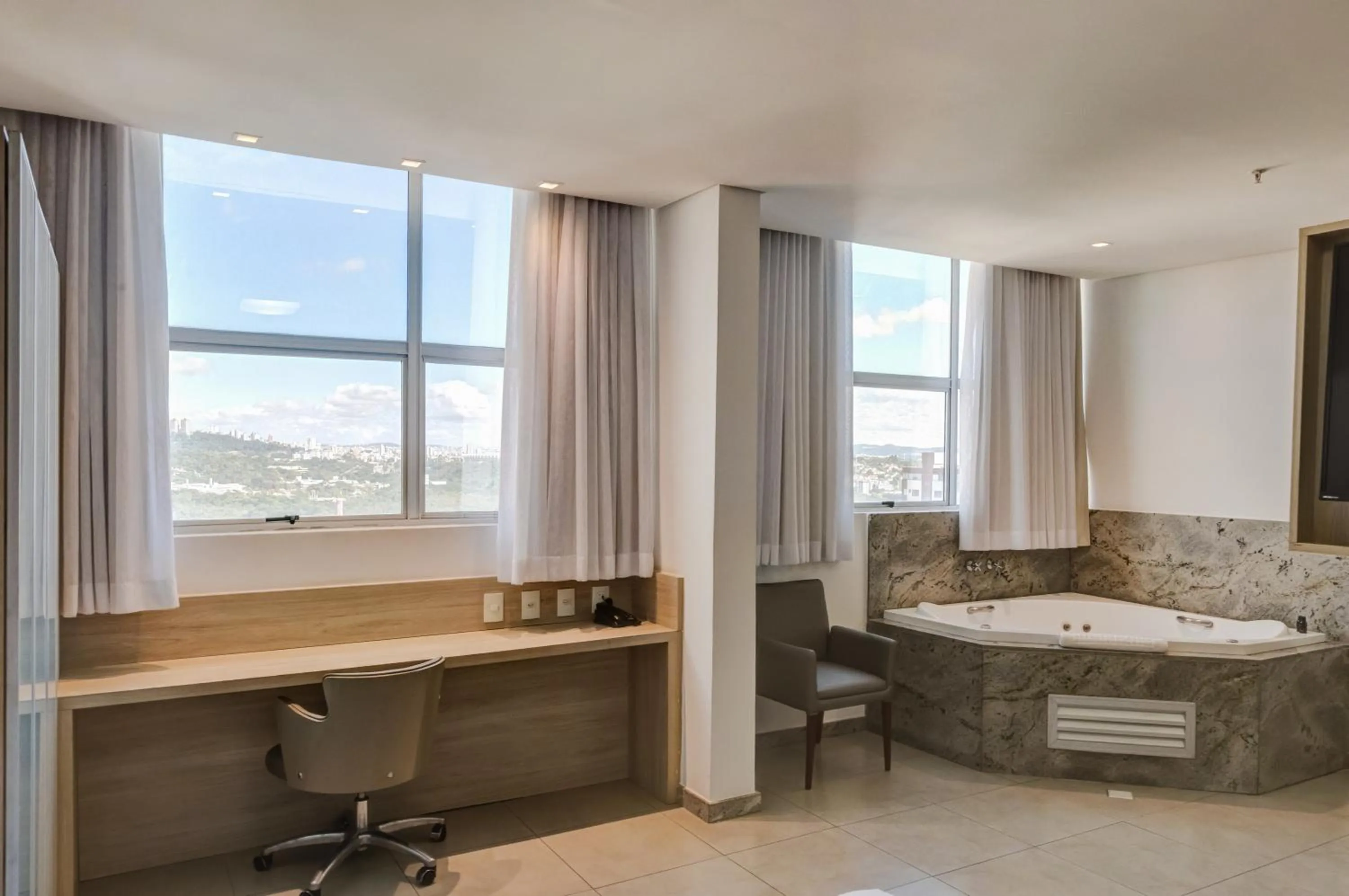 Hot Tub in Allia Gran Pampulha Suites