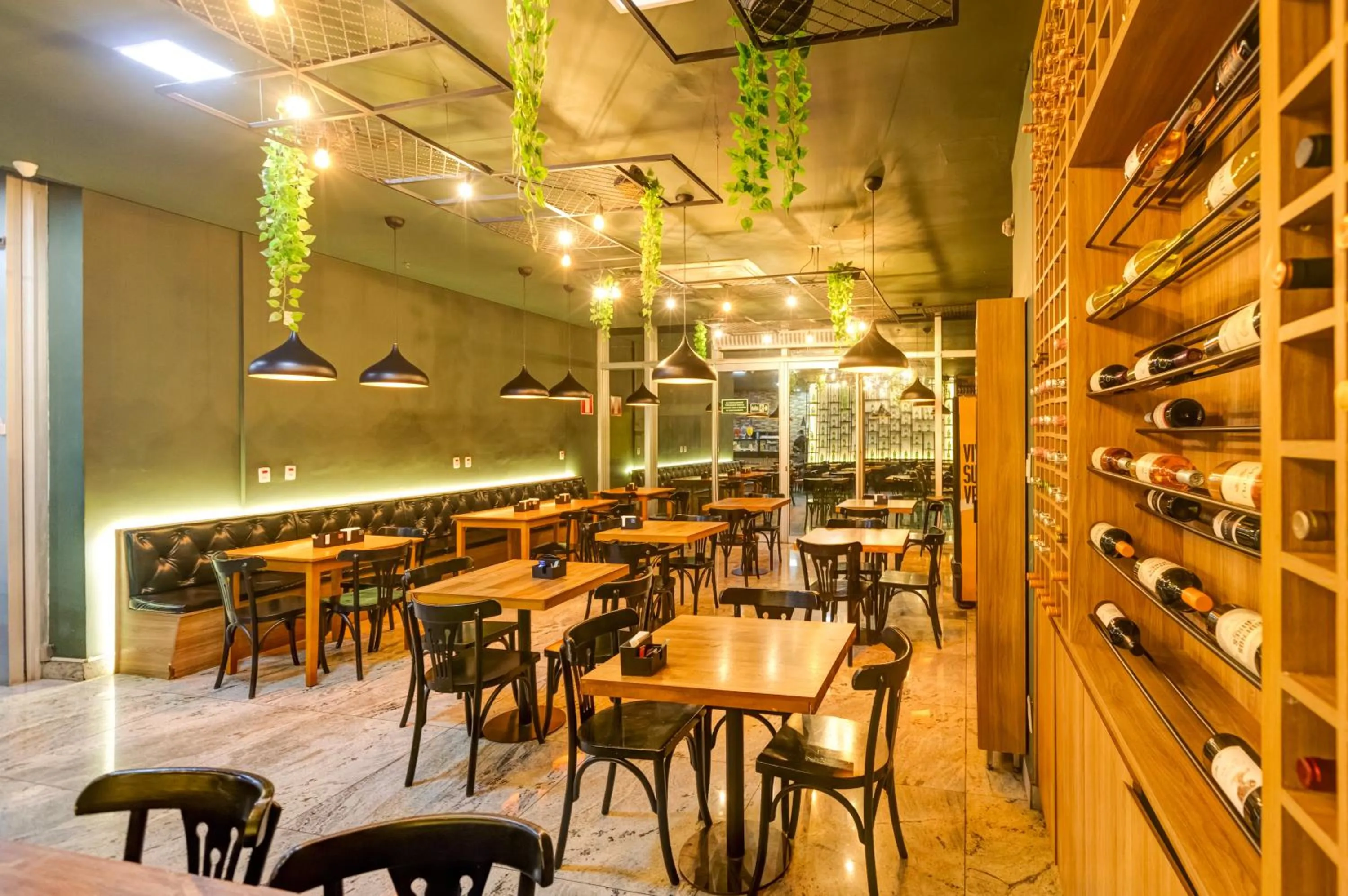 Restaurant/places to eat in Allia Gran Pampulha Suites