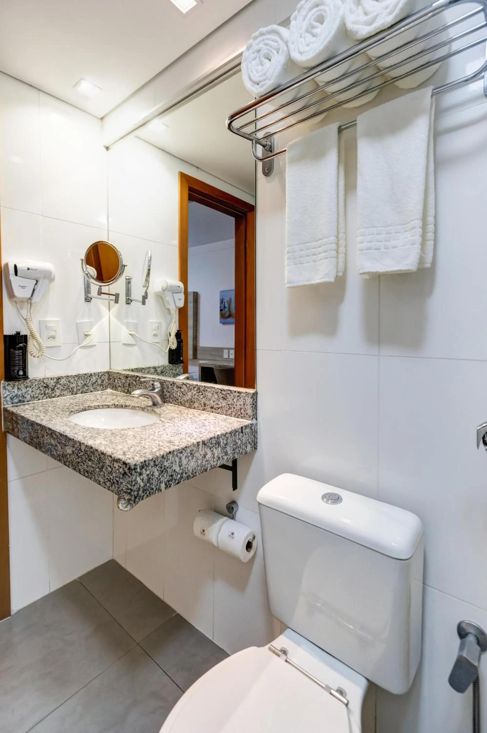 Bathroom in Allia Gran Pampulha Suites