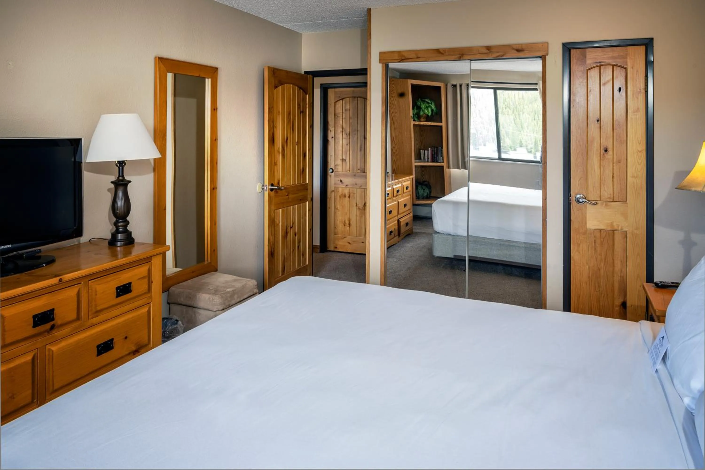 Bedroom, Bed in Beaver Run Resort