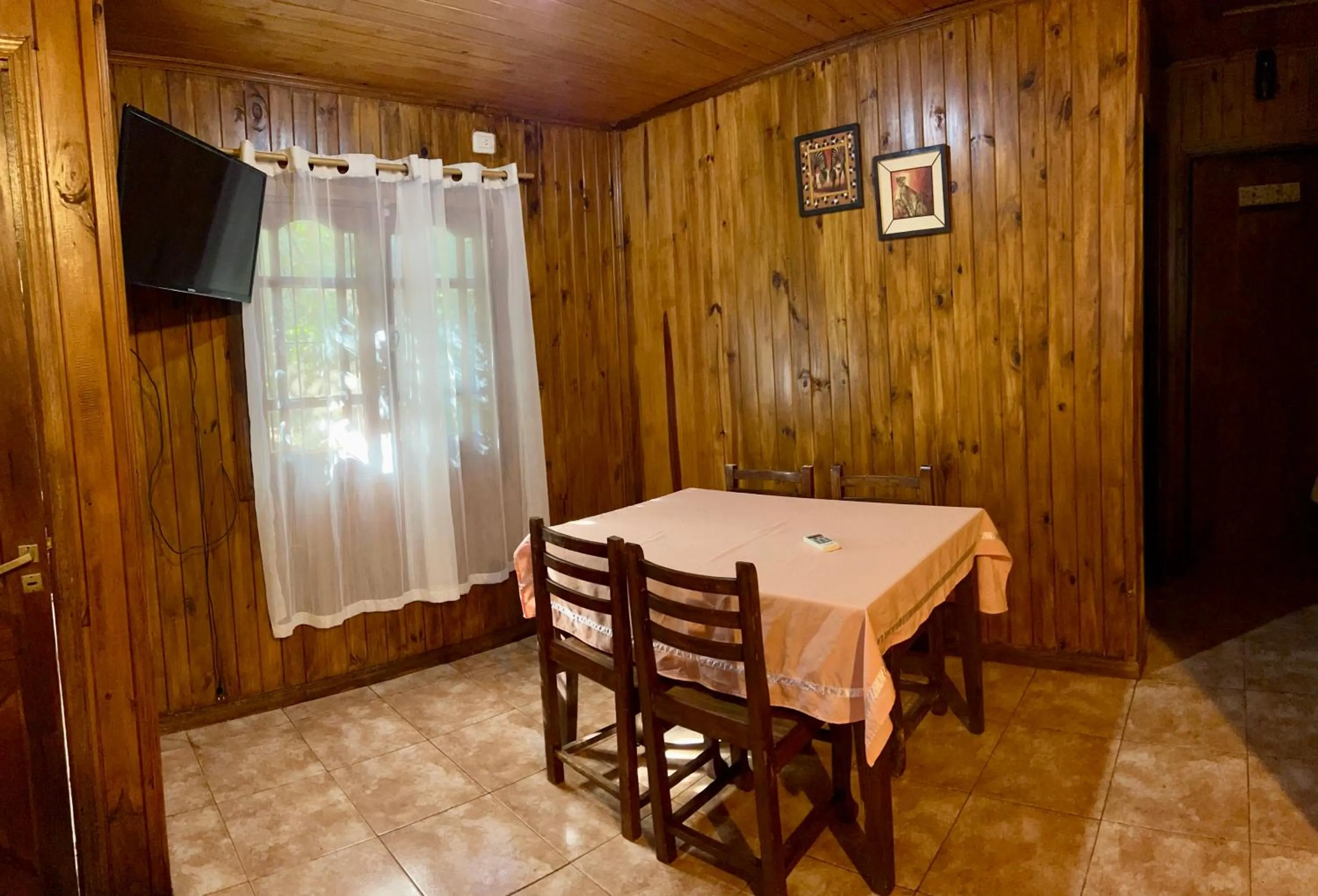 Rainforest Hotel & Cabañas