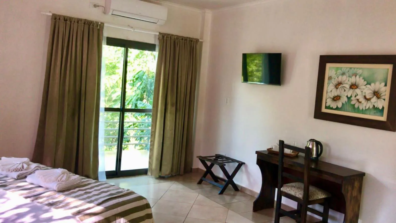 Bed in Rainforest Hotel & Cabañas