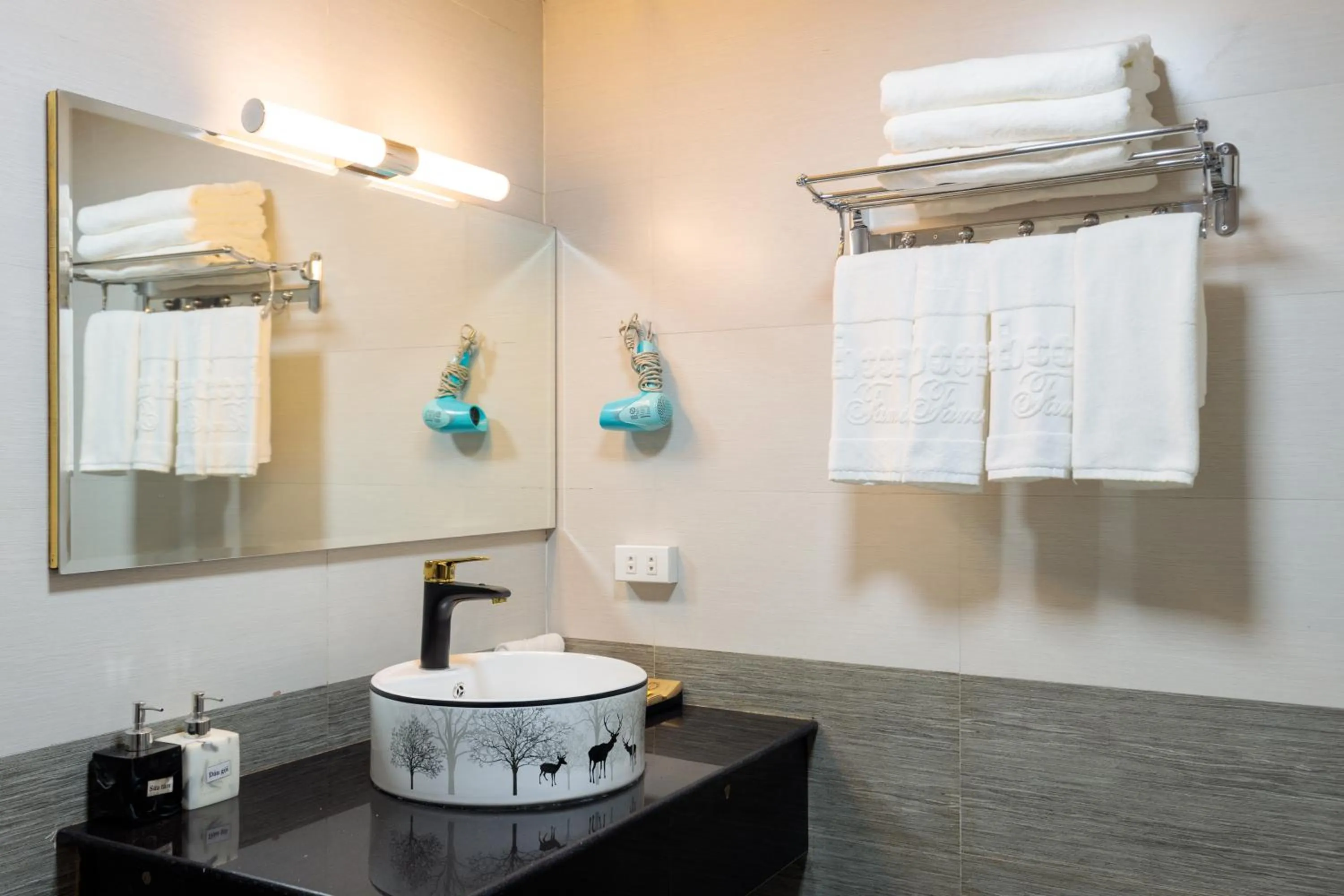 Bathroom in Babeeni Family Hotel Sapa