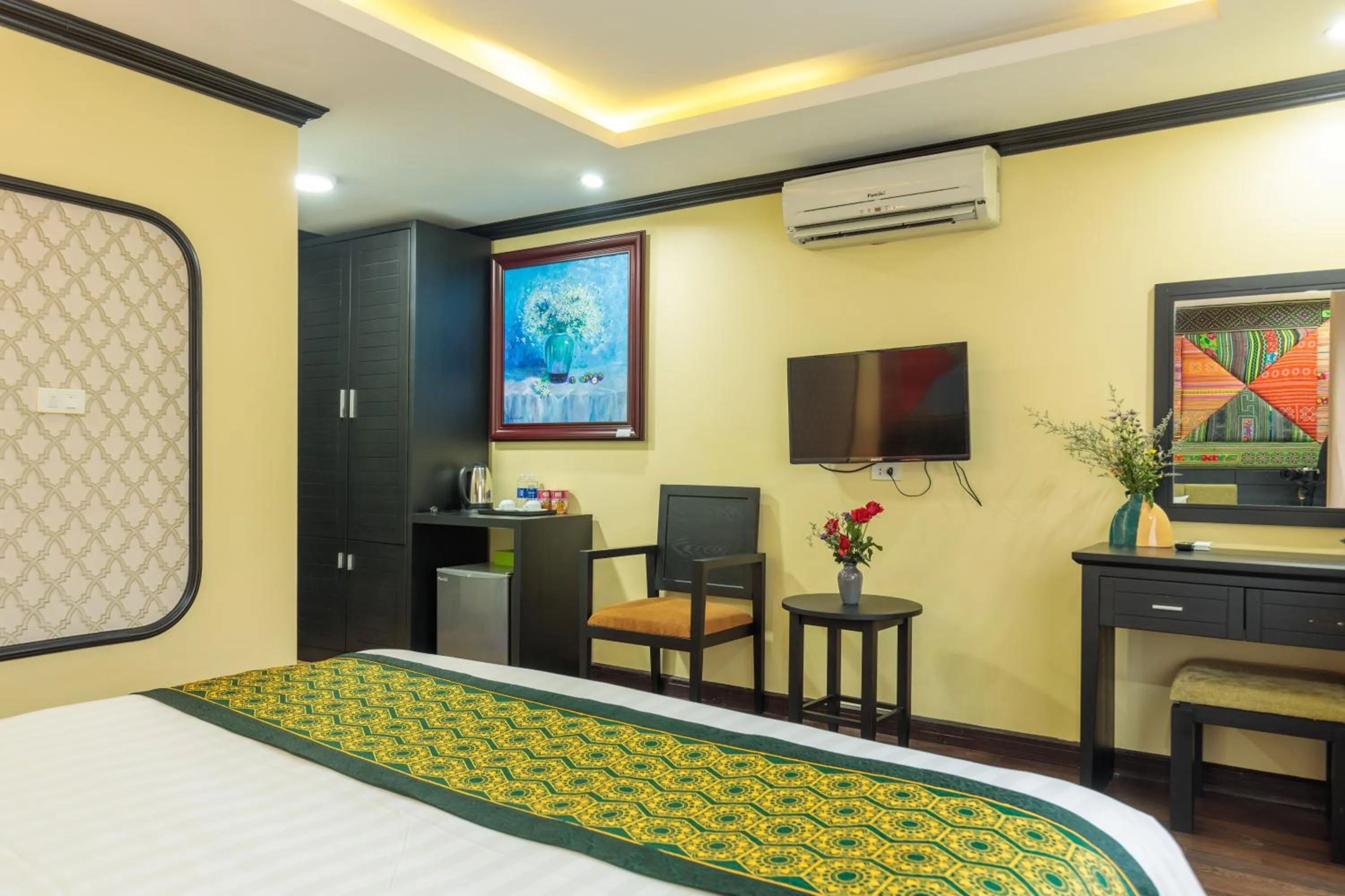 TV and multimedia, Bed in Babeeni Family Hotel Sapa