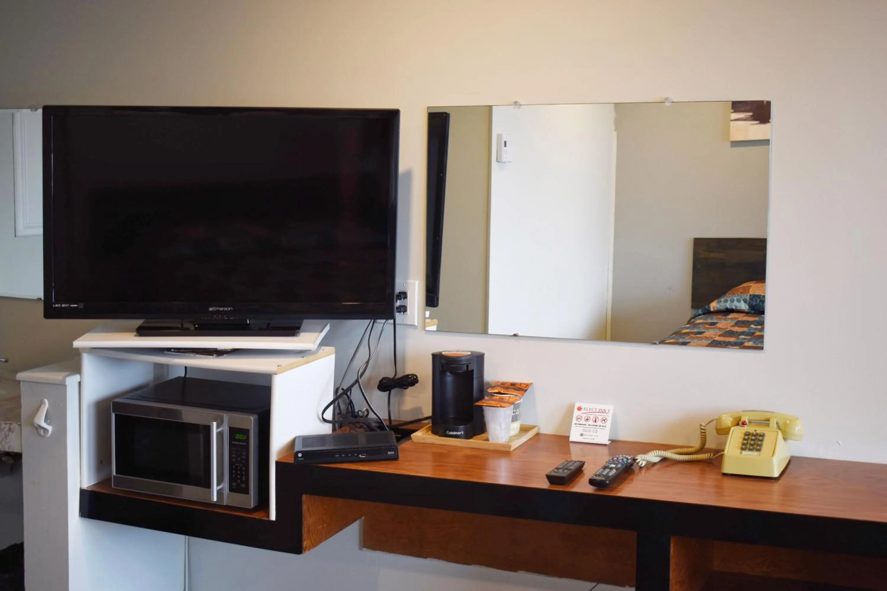 TV and multimedia in Elect Inn 5