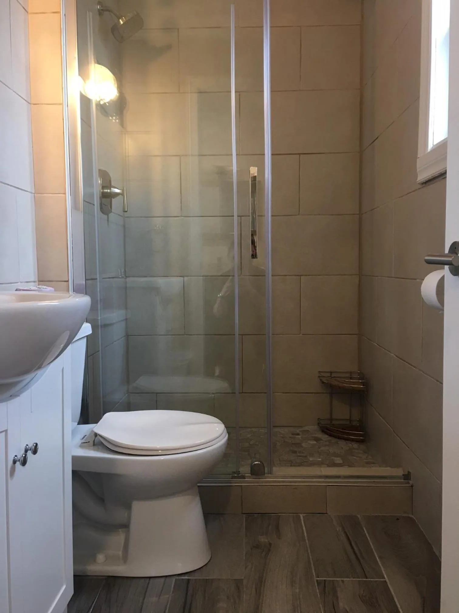 Shower in Elect Inn 5