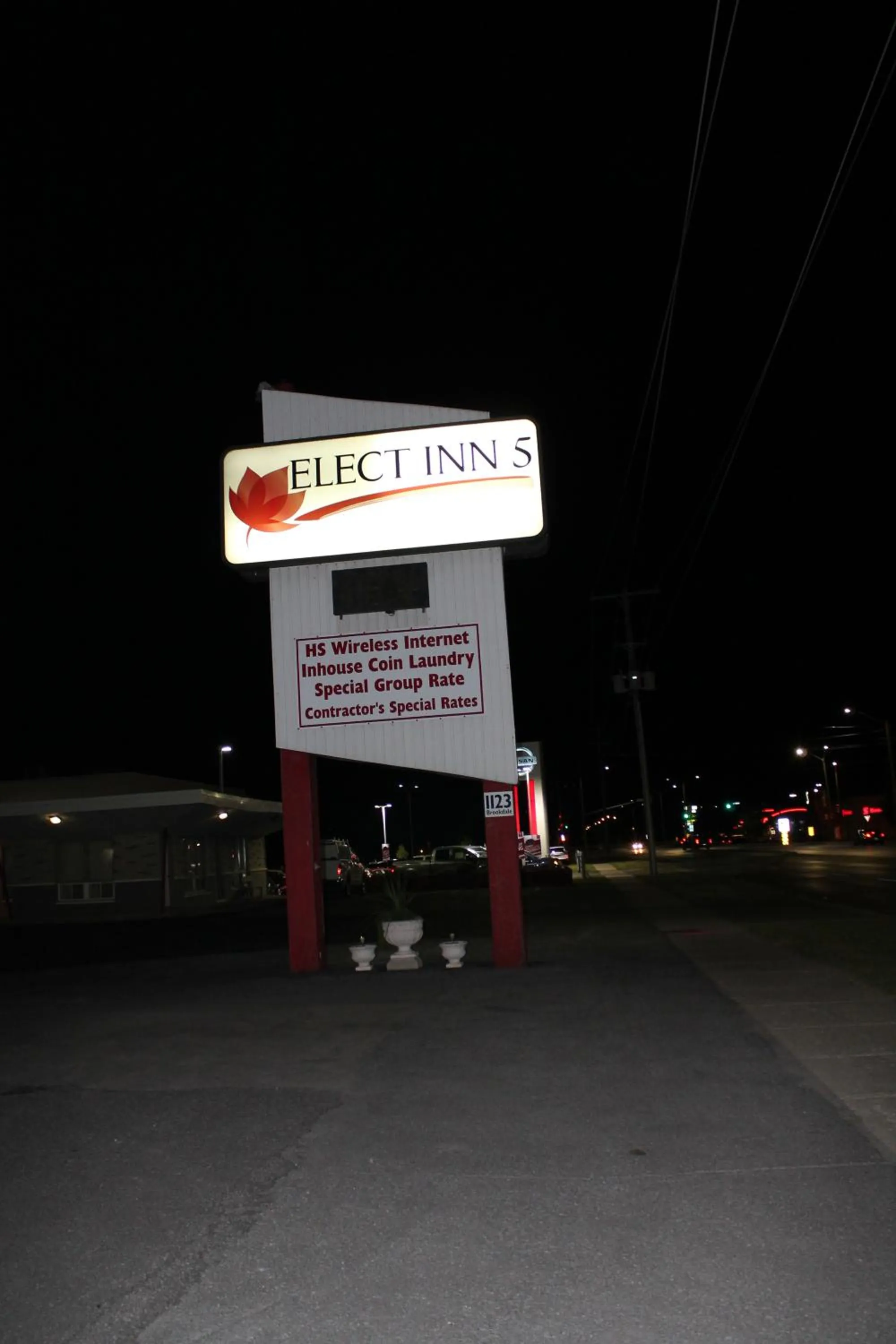 Night in Elect Inn 5