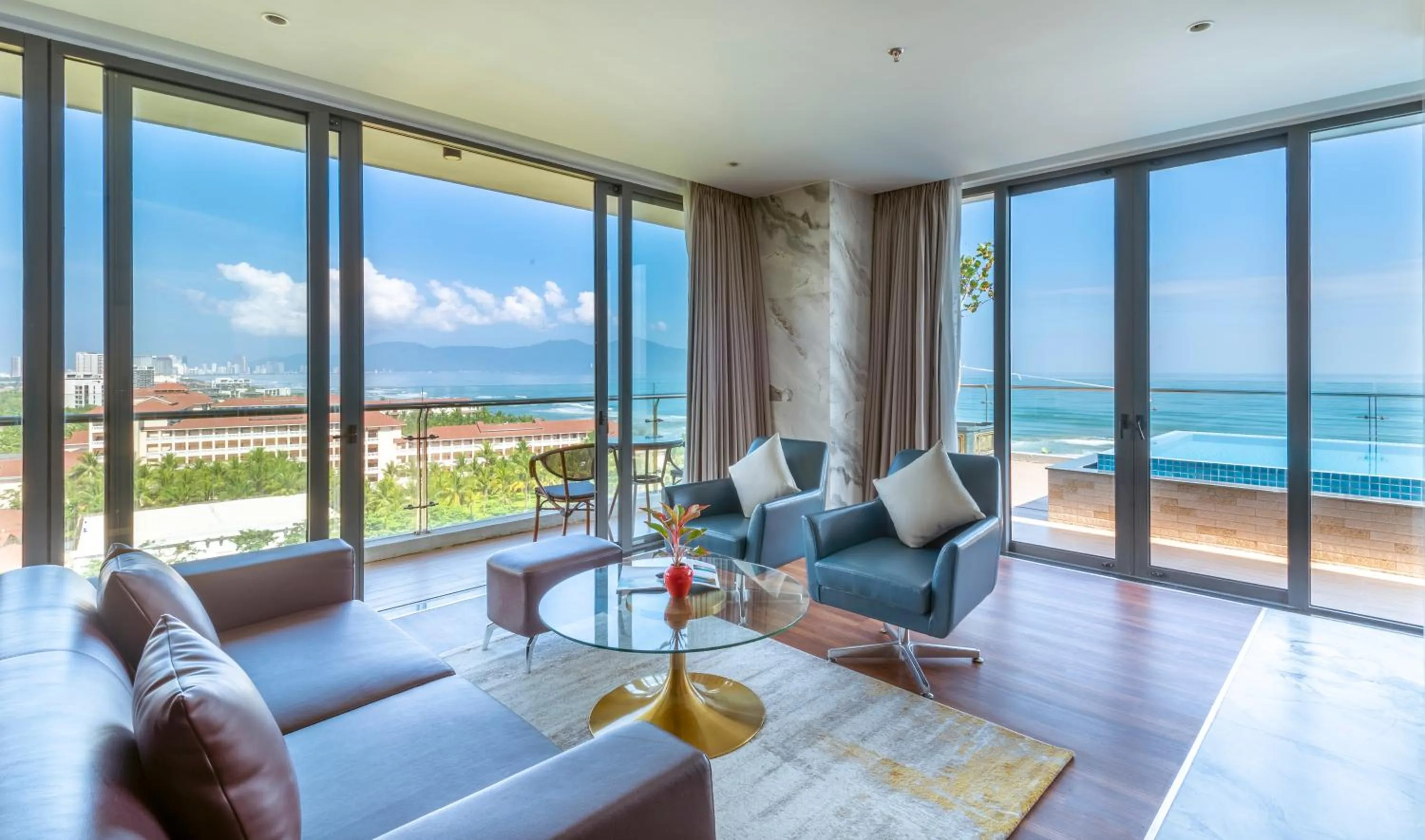 Living room in KOI Resort & Residence Da Nang - Inclusive Spa access
