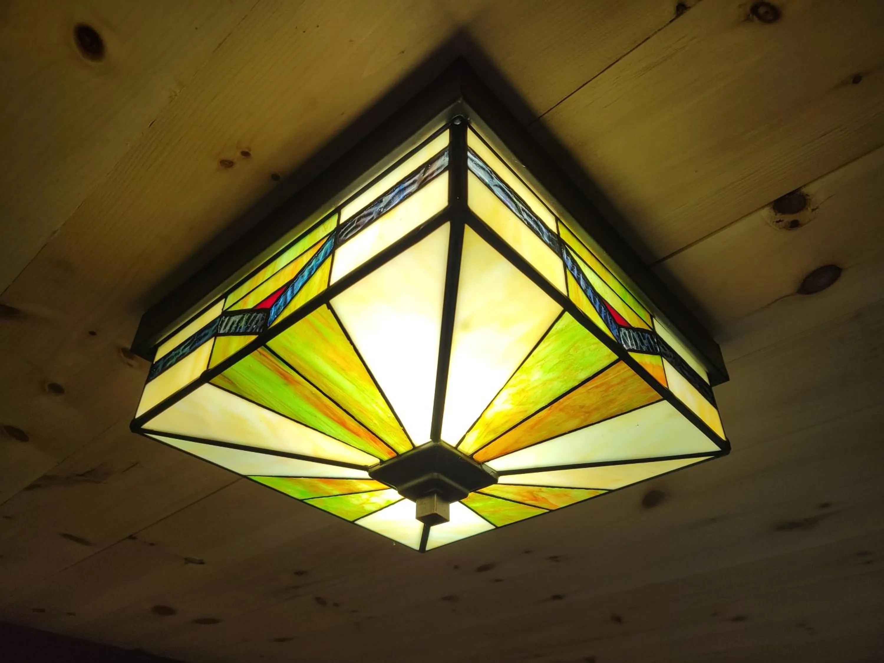 Decorative detail in Stoneburg Cove Cottages