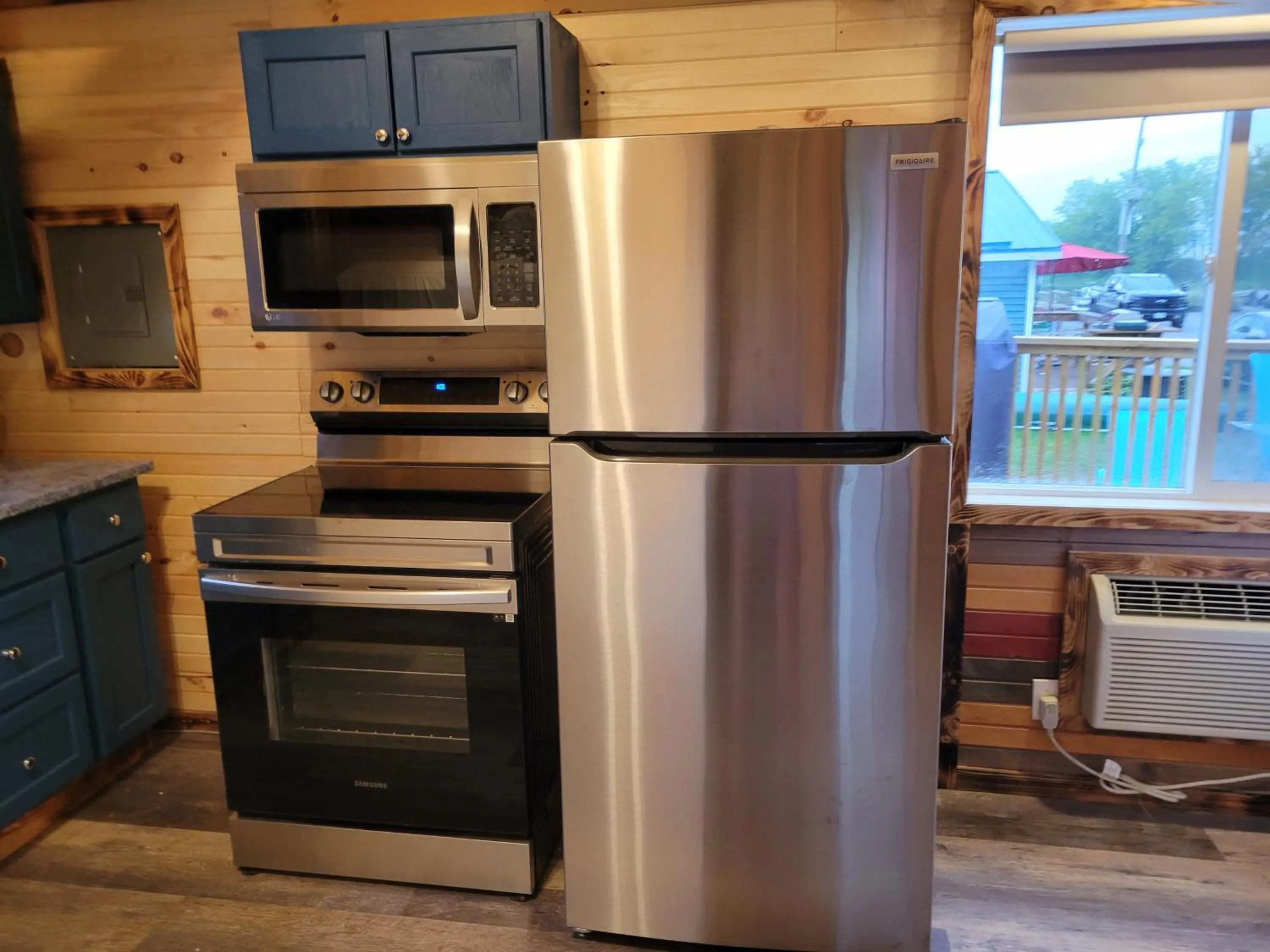 Kitchen or kitchenette in Stoneburg Cove Cottages