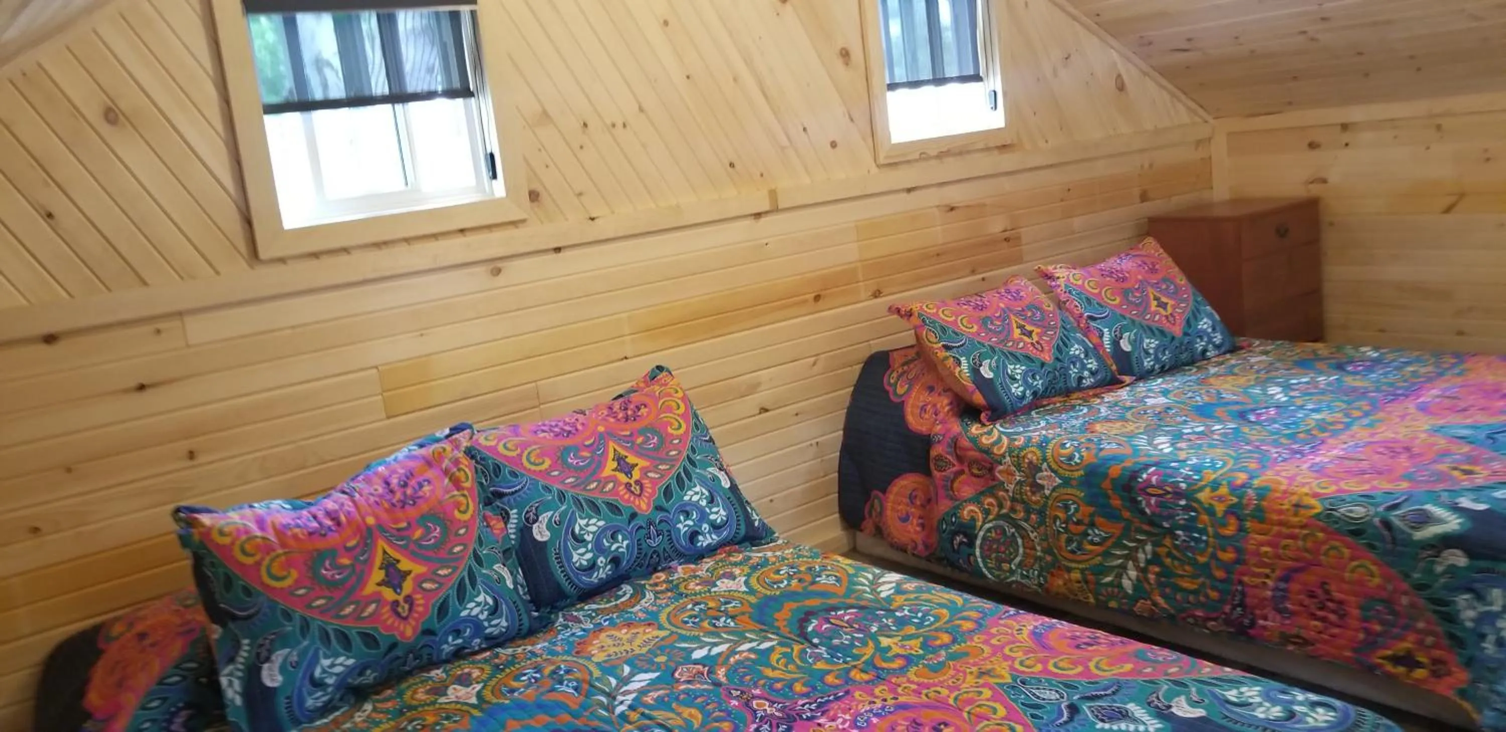 Bedroom, Bed in Stoneburg Cove Cottages