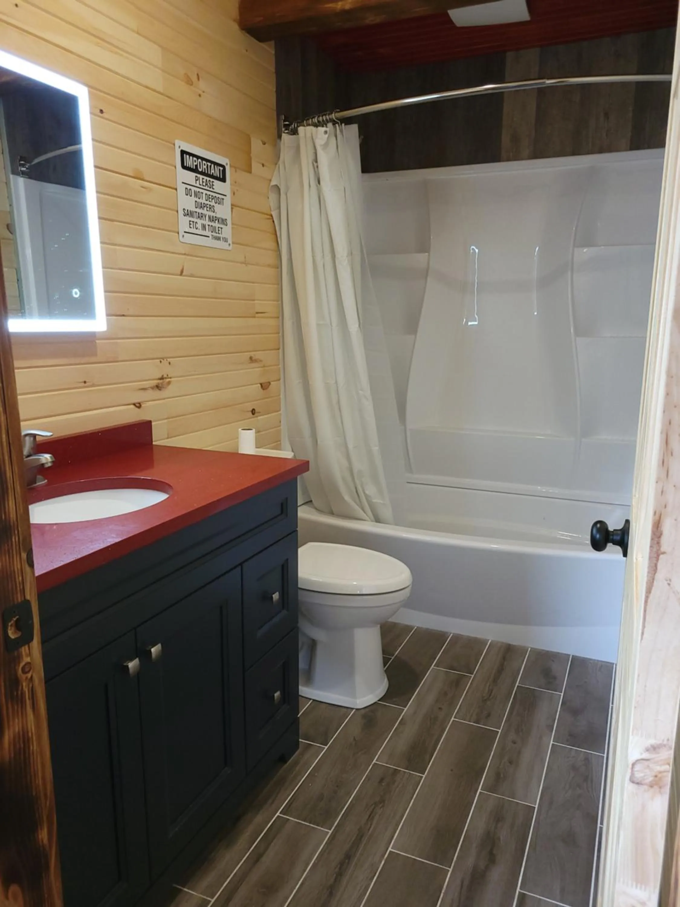 Bathroom in Stoneburg Cove Cottages