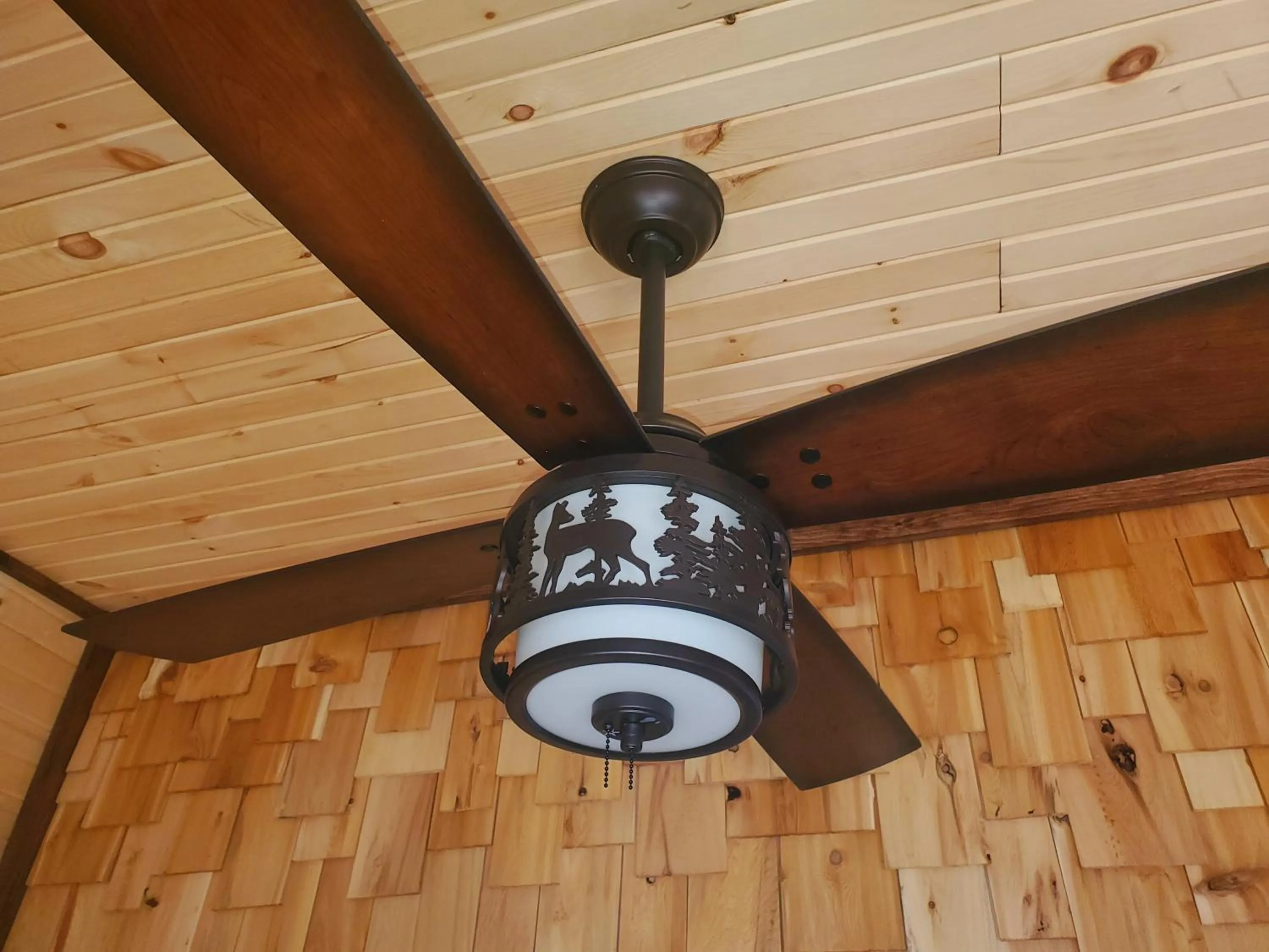 Decorative detail in Stoneburg Cove Cottages