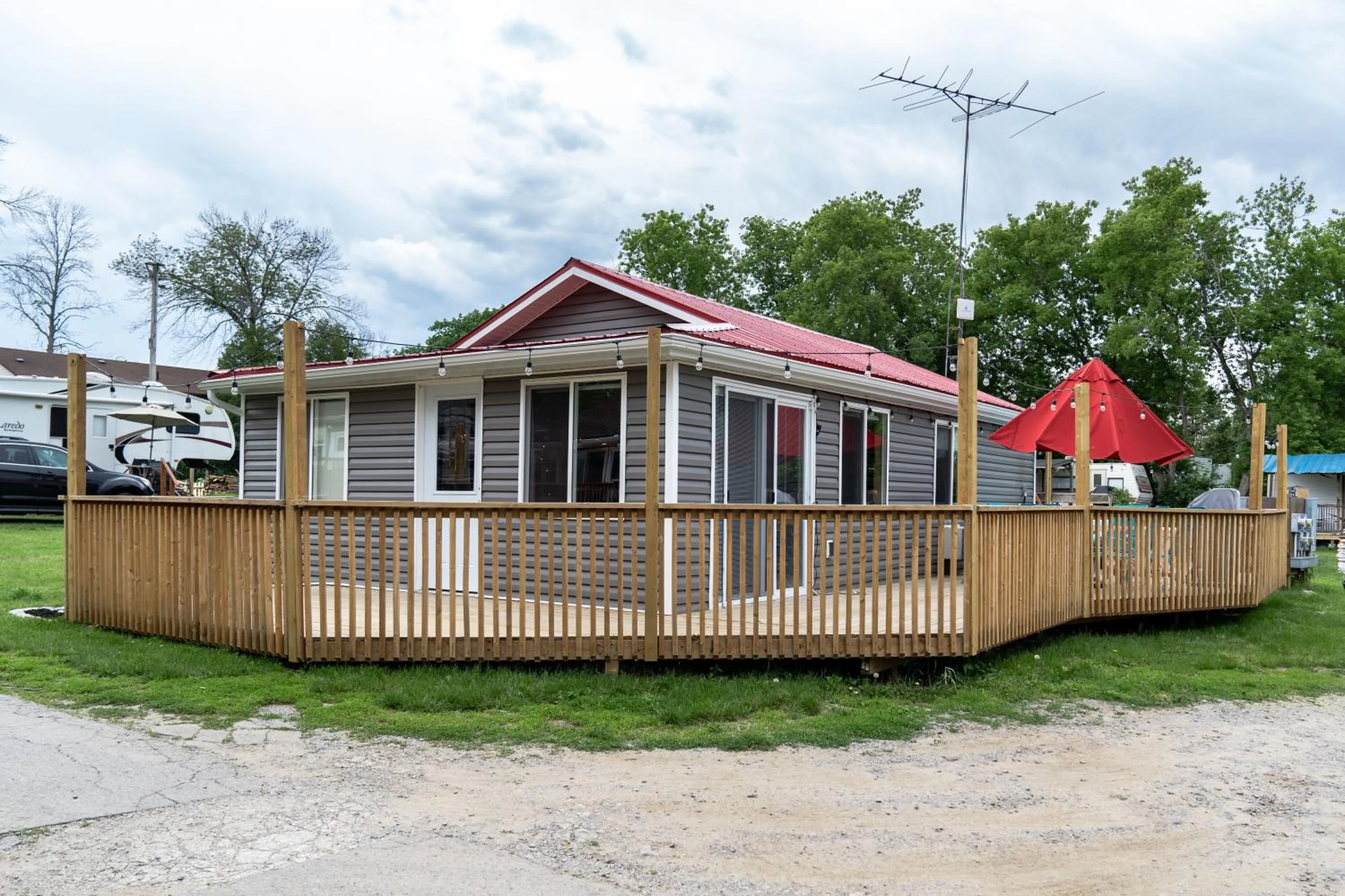 Property building in Stoneburg Cove Cottages