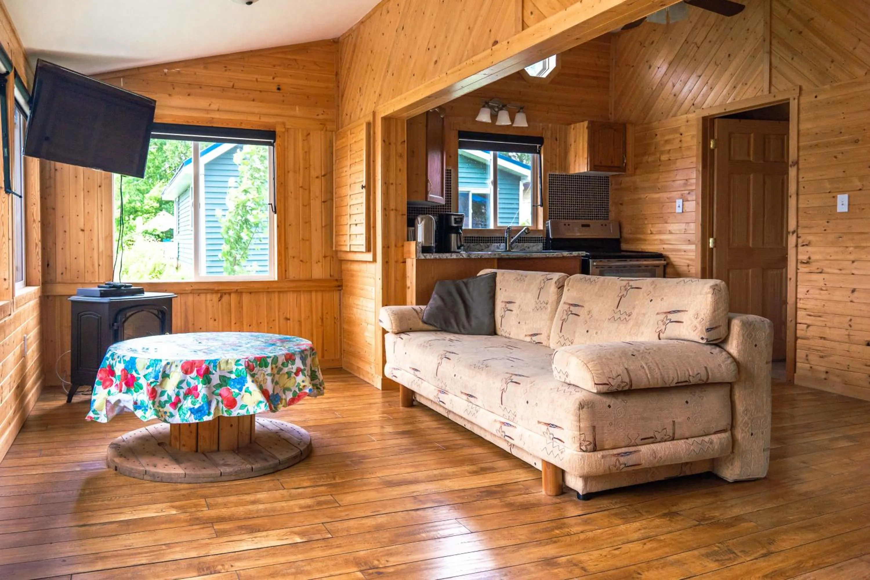 Living room in Stoneburg Cove Cottages