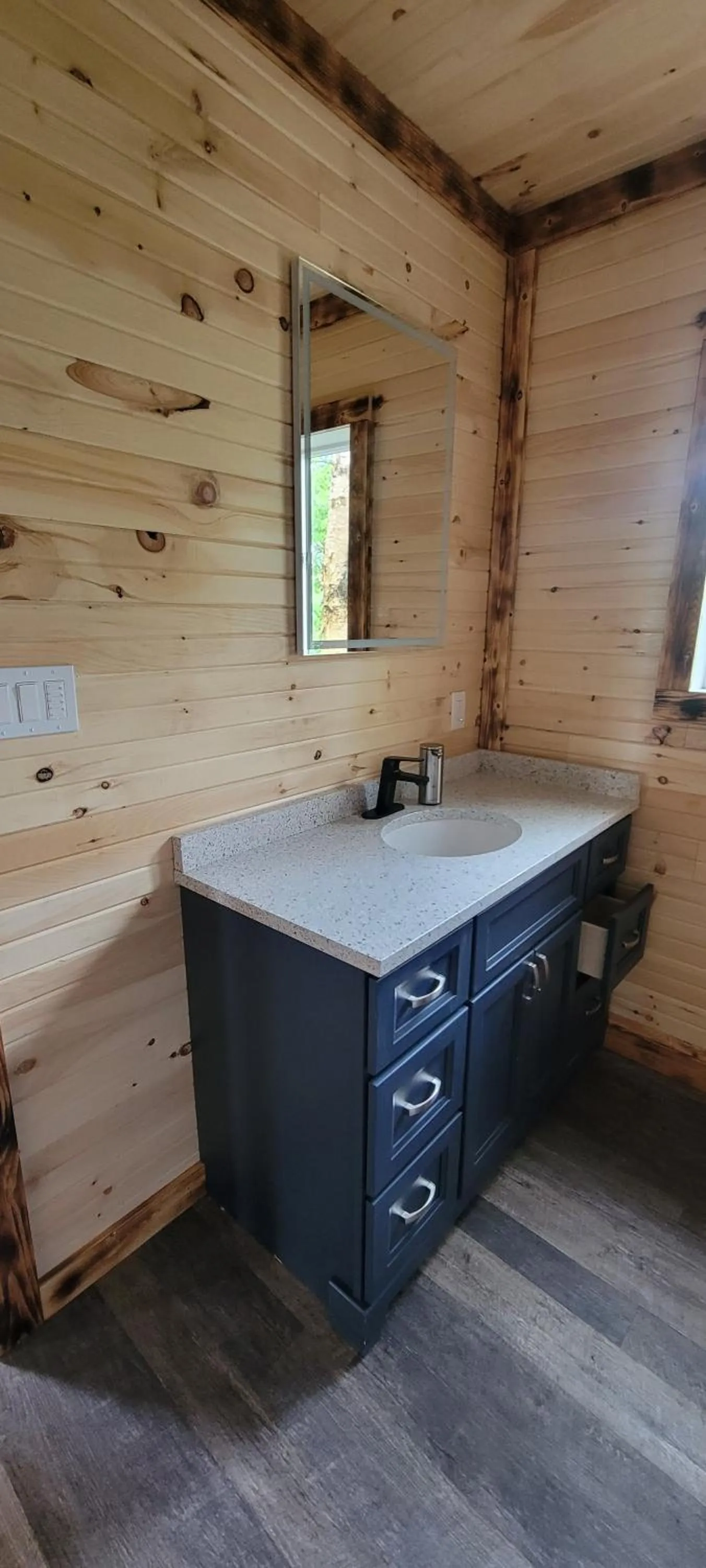 Bathroom in Stoneburg Cove Cottages