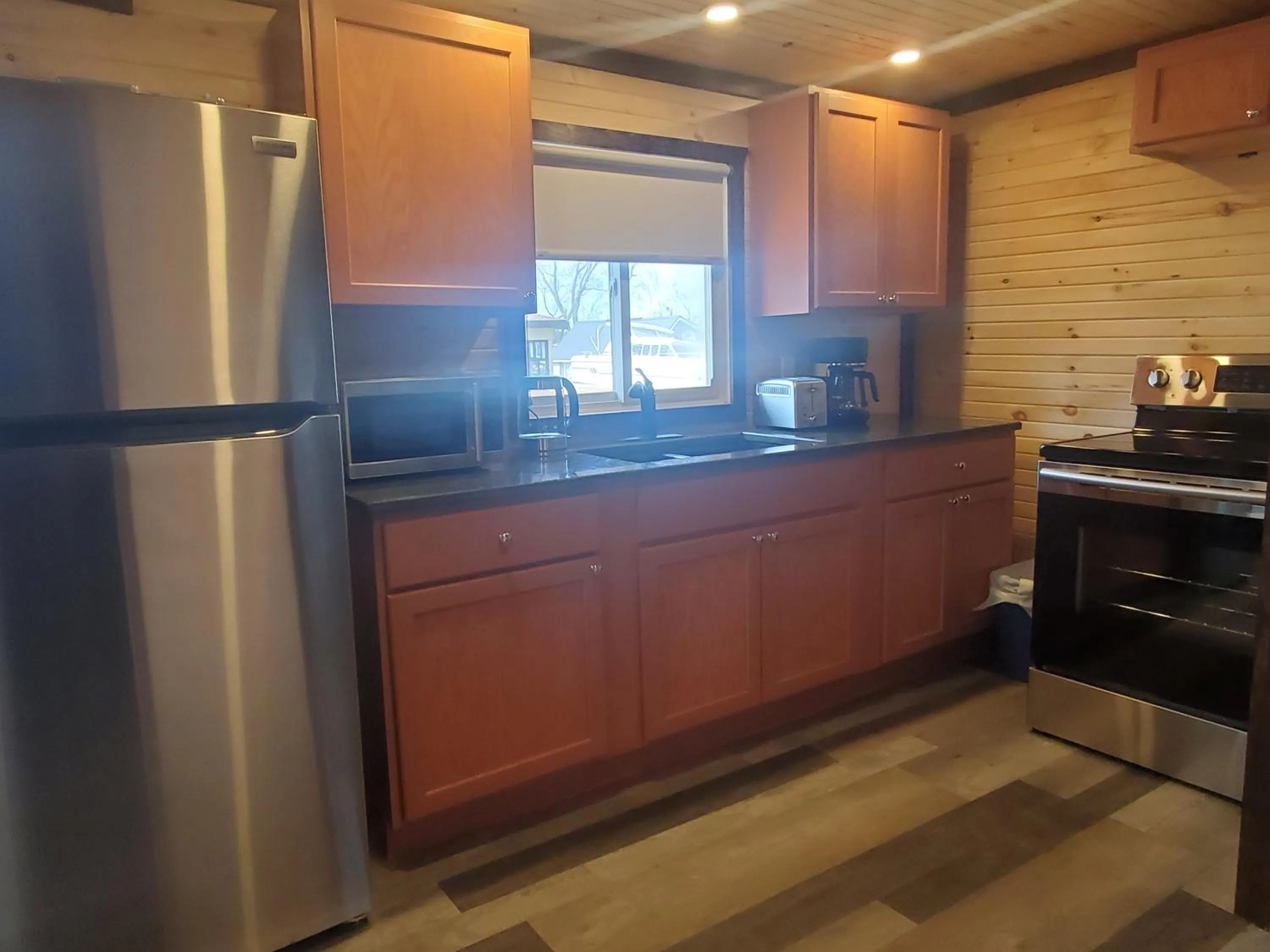 Kitchen or kitchenette in Stoneburg Cove Cottages