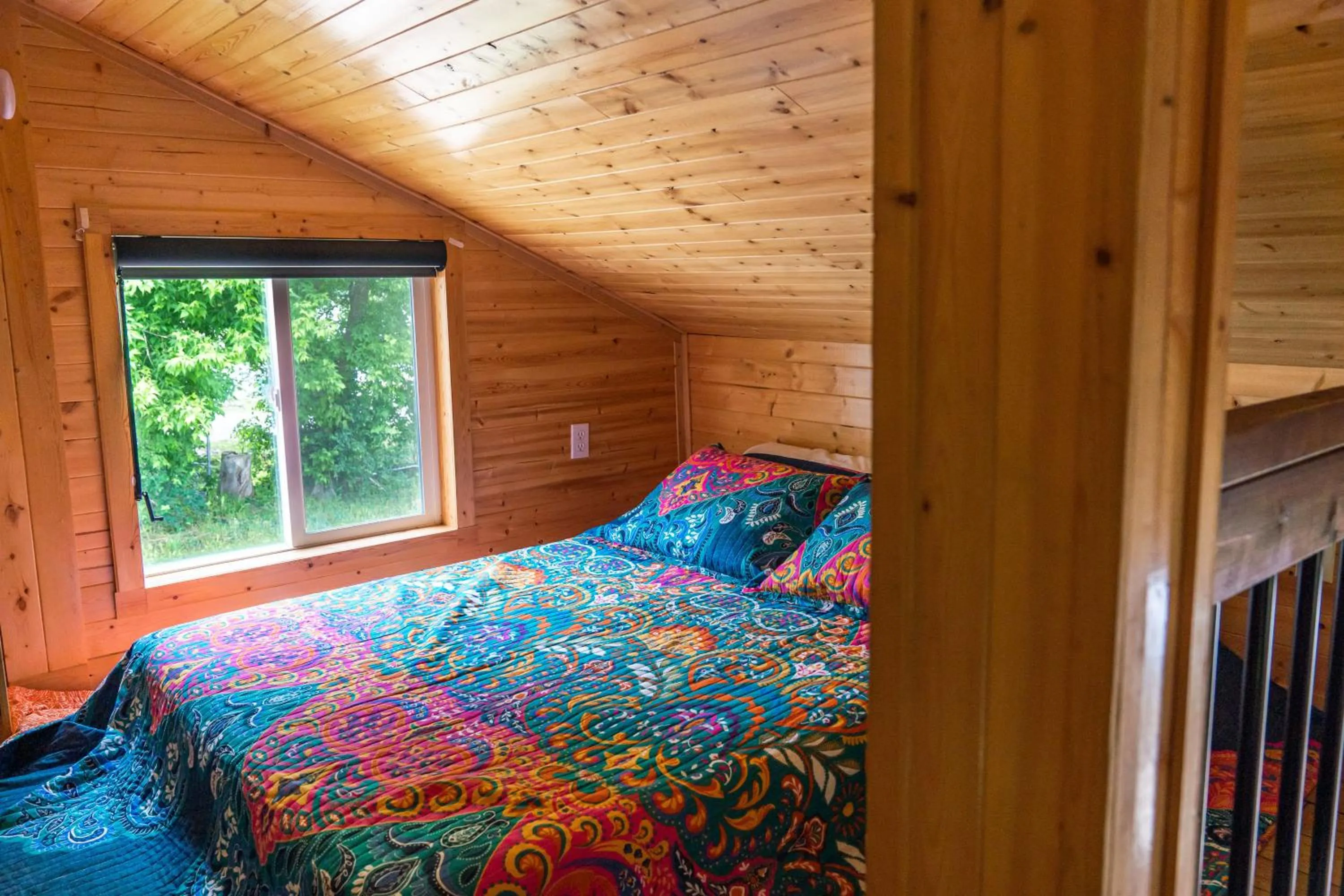 Bedroom, Bed in Stoneburg Cove Cottages