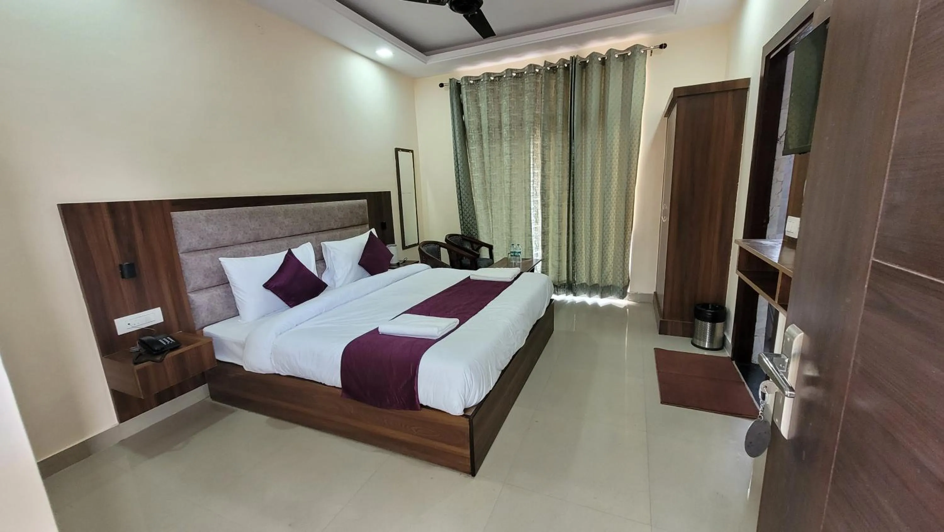 Bed in Hotel Keshav Nandan By The Shivaay